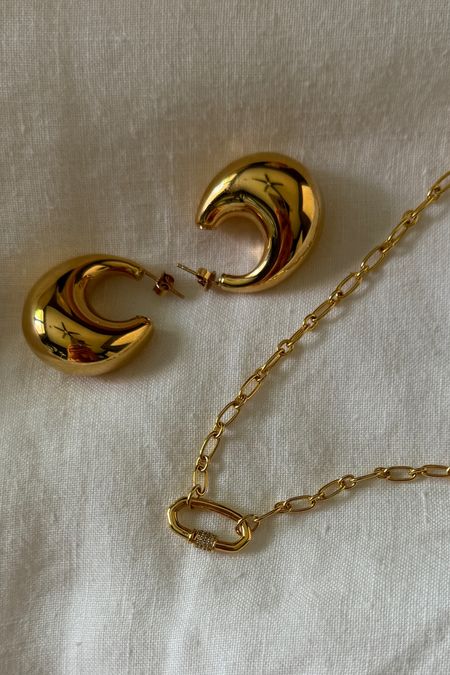 Love this gold jewelry for everyday! Perfect gifts for Mother’s Day! 

#LTKGiftGuide