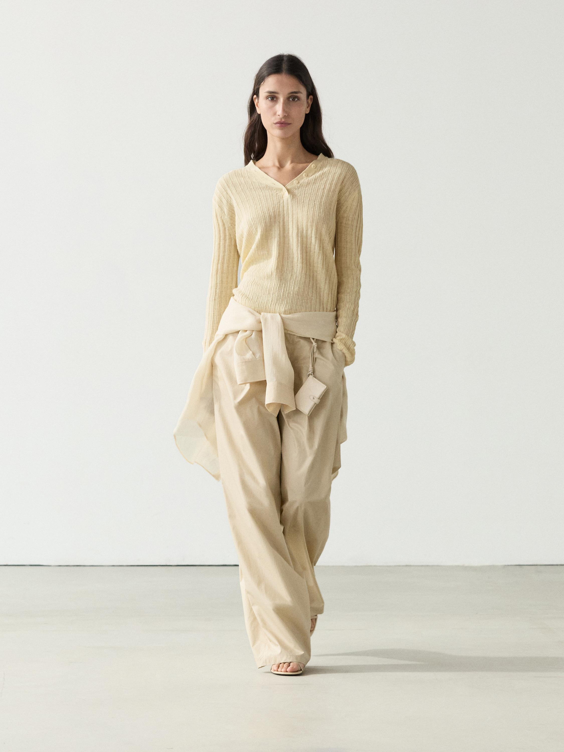 Strickpullover mit Knöpfen aus Leinen | Massimo Dutti DE