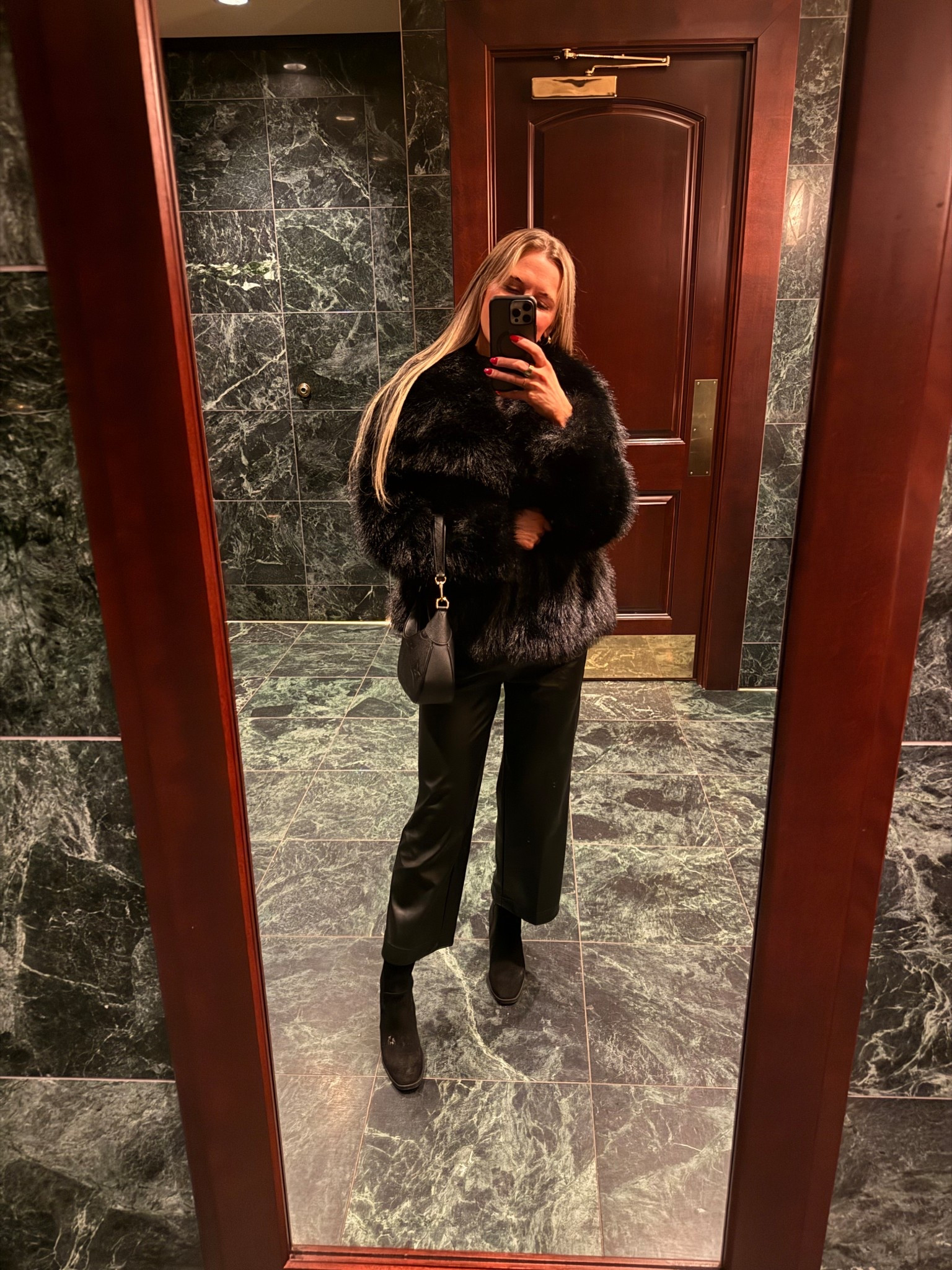 Happy New Years!🥂

#LTKMidsize #LTKFindsUnder100 #LTKBeauty