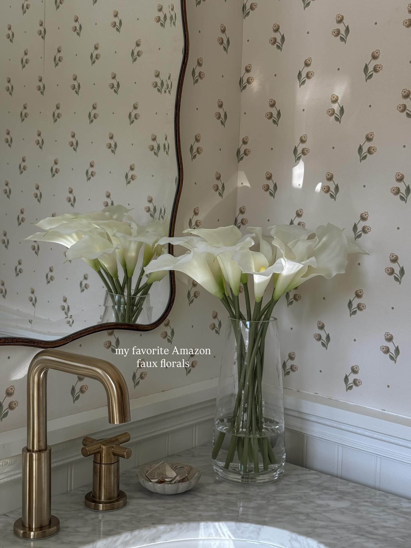 these faux florals from @amazonhome are my favorite and I have in so many places throughout both my home and our Airbnb @thetracksidehouse 🌱🤍 xx

#LTKHome