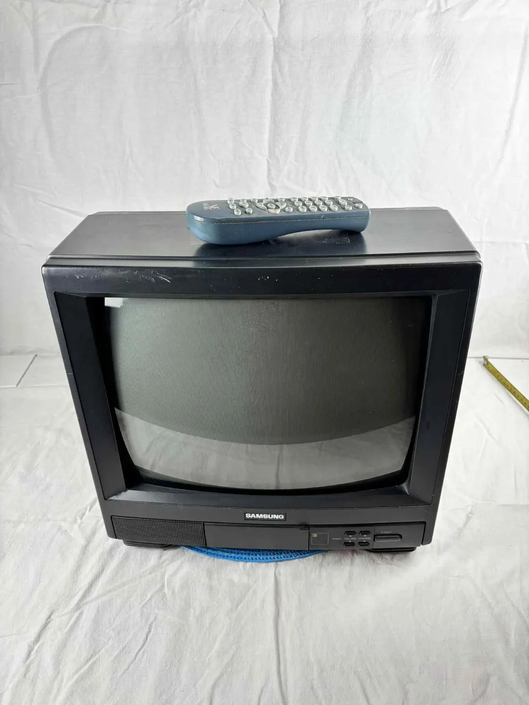 Vintage Samsung 13-Inch CRT Television with Universal Remote, 1990 Retro TV Gaming Display Made i... | Etsy (US)