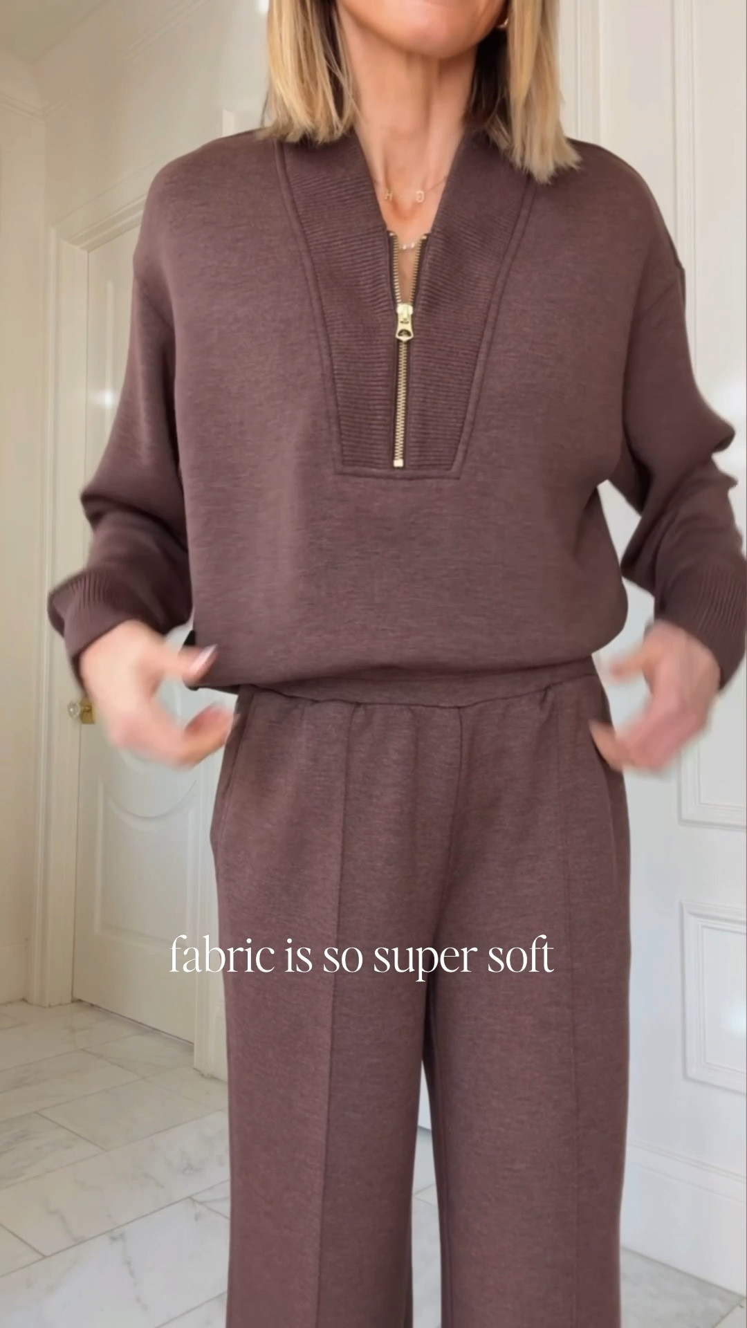 Fall travel outfit, airport outfit idea. I'm wearing size xs