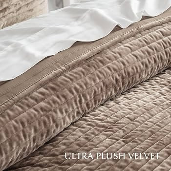 EVERGRACE Velvet Quilt Set King Size, Luxurious Soft Striped Channel Bedding Set, Lightweight Vel... | Amazon (US)