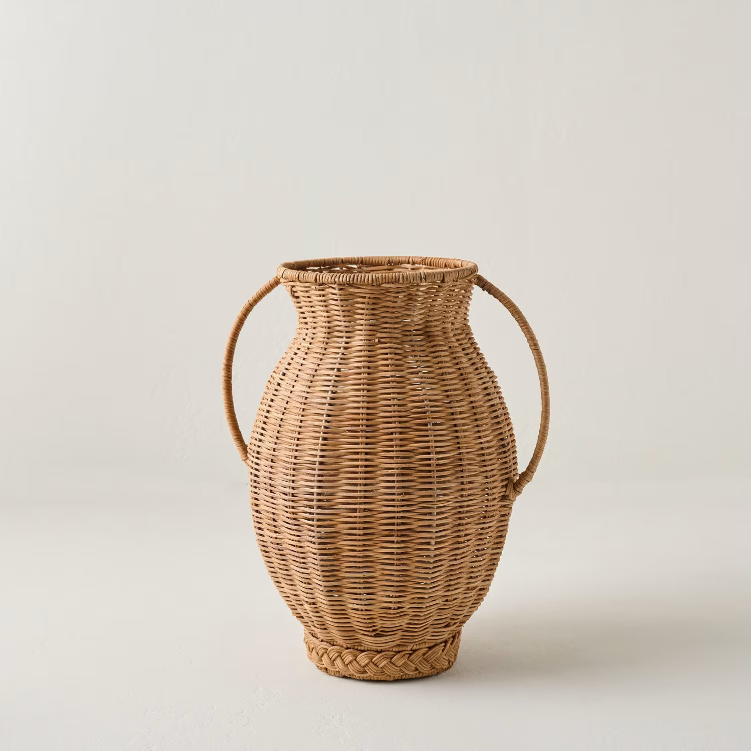Round Rattan Vase | Magnolia