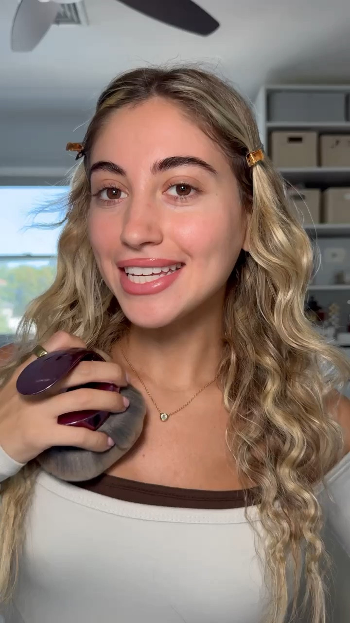 turning myself into Gigi Hadid ✨

#LTKStyleTip #LTKBeauty #LTKVideo