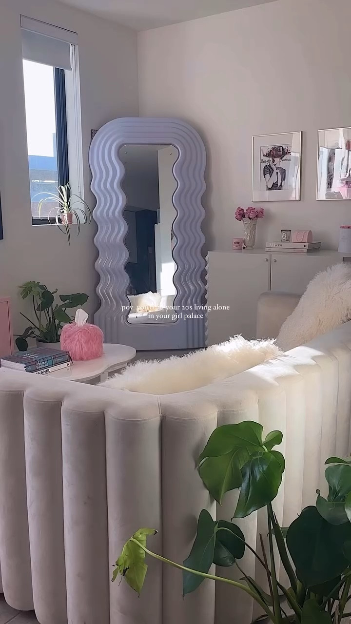 my girl palace🎀🏰💖



#LTKHome #LTKCyberWeek #LTKWatchNow