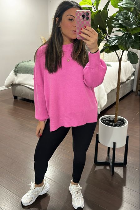 Pink sweater
Cute sweater
Oversized sweater
Comfy outfit