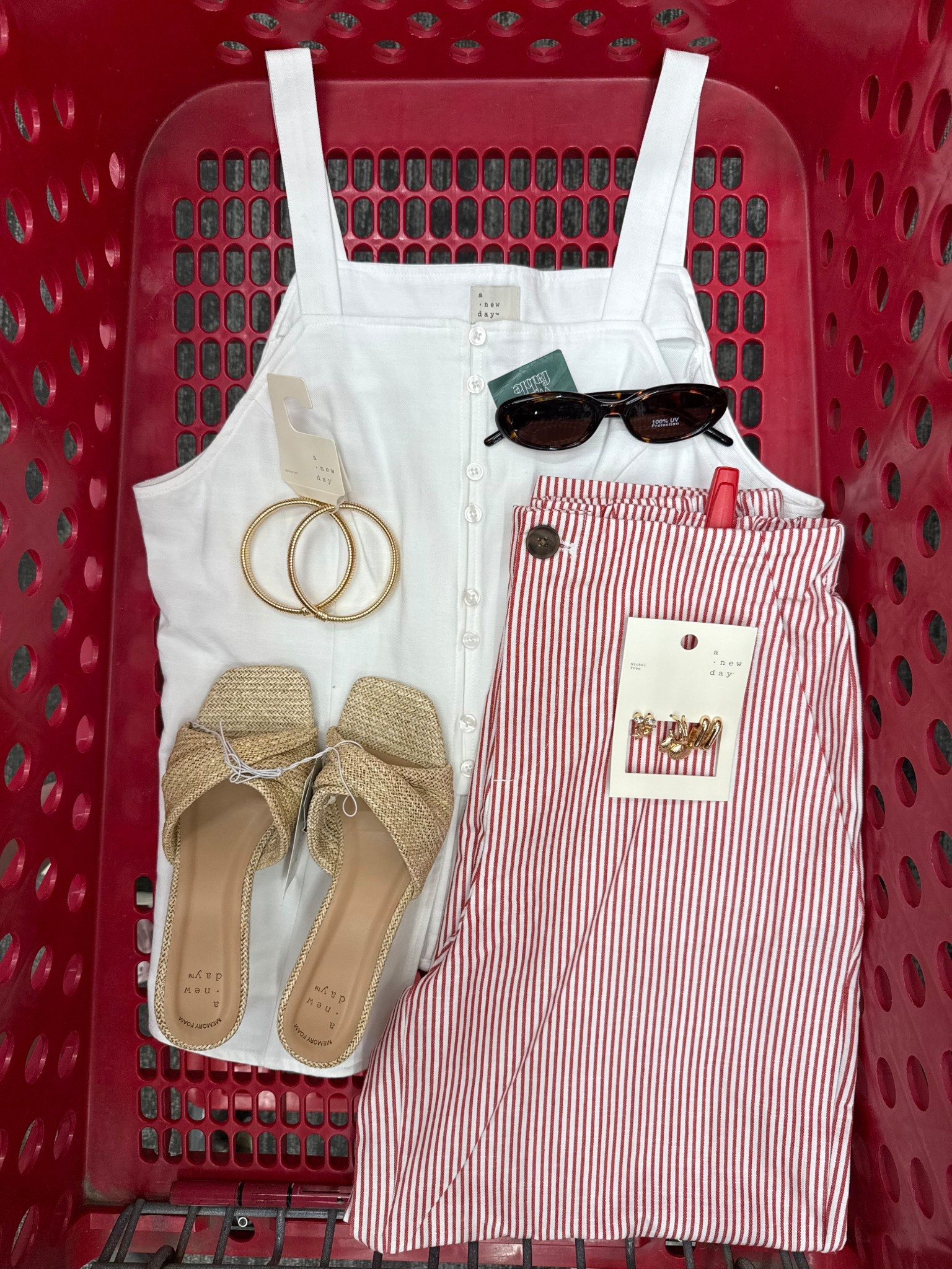 sweet as a summer postcard ☀️❣️

