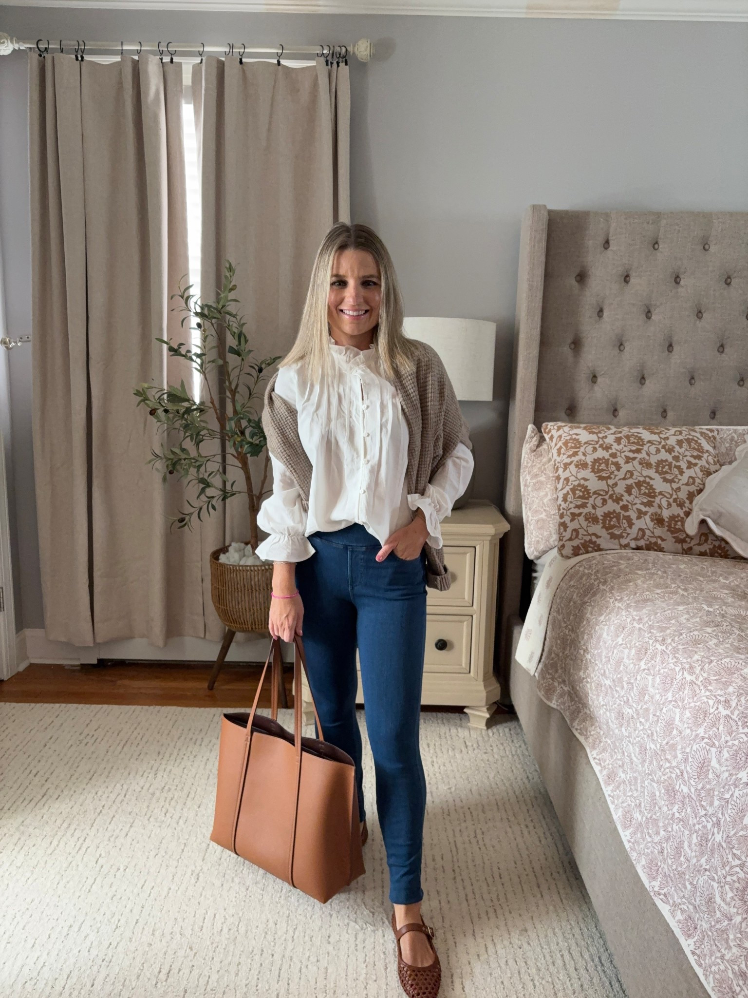 White top— literally the perfect white top for layering- so pretty! Wearing size small.

Work bag/ back in stock!! Under $40 and stunning

Jeggings! Wearing size XS

#LTKPetite #LTKFindsUnder50 #LTKStyleTip