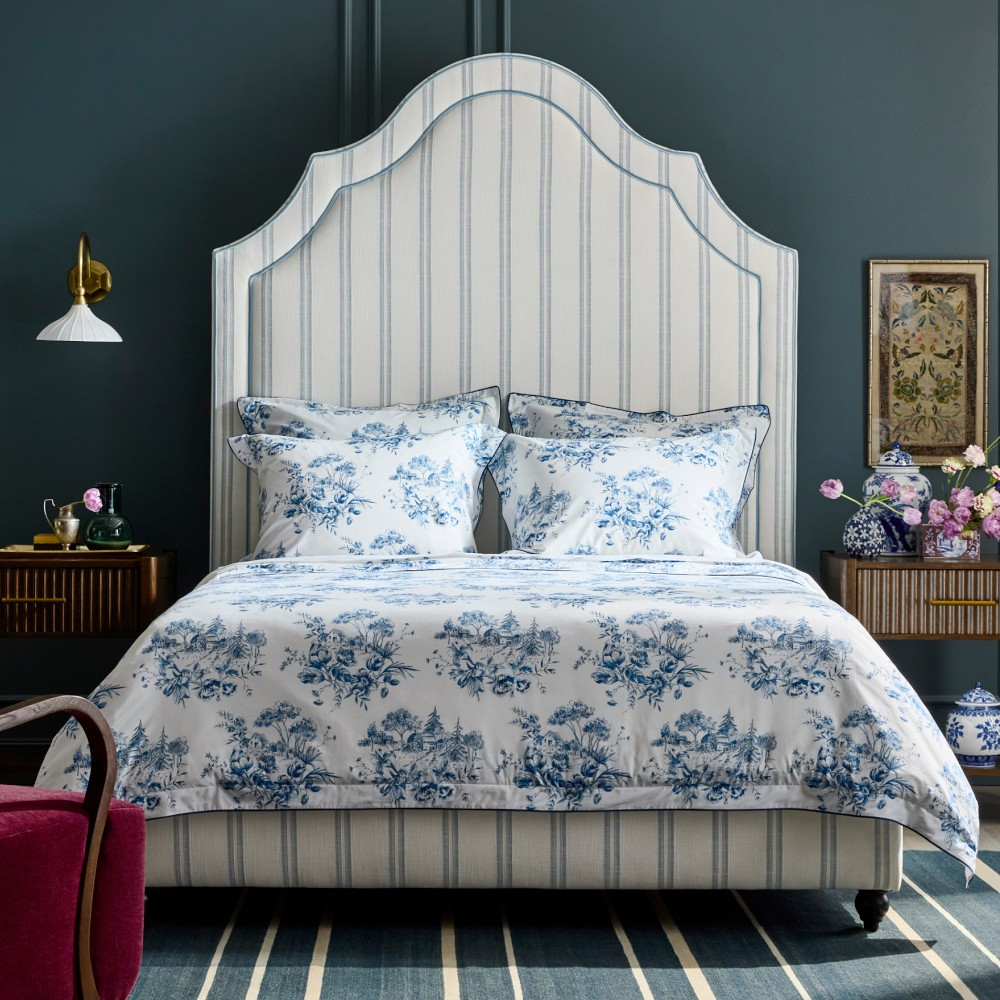 Portman Upholstered Bed & Headboard with Welt | Williams-Sonoma