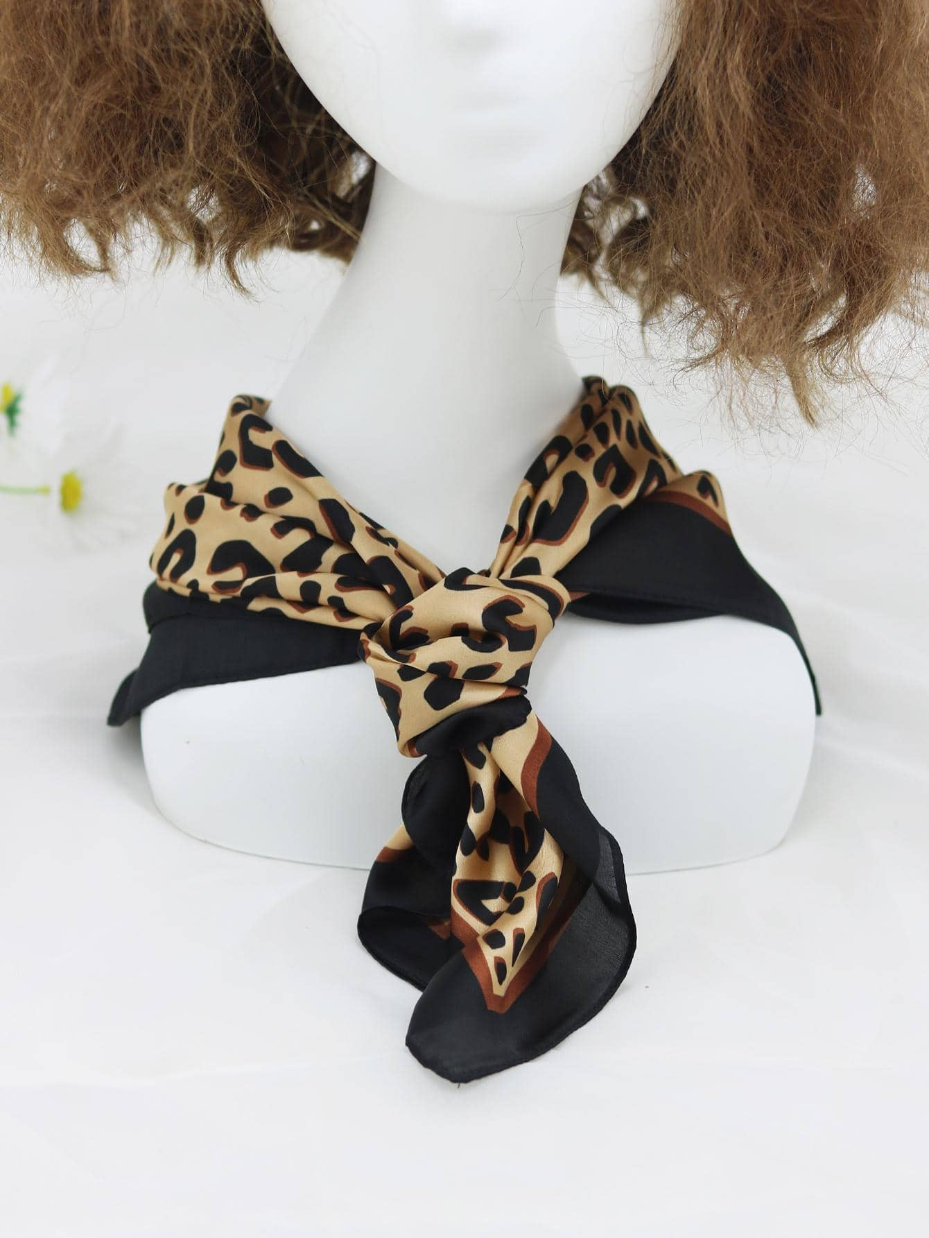 1pc Women Leopard Print Fashion Scarf
       
              
              $2.60        
    $2.4... | SHEIN