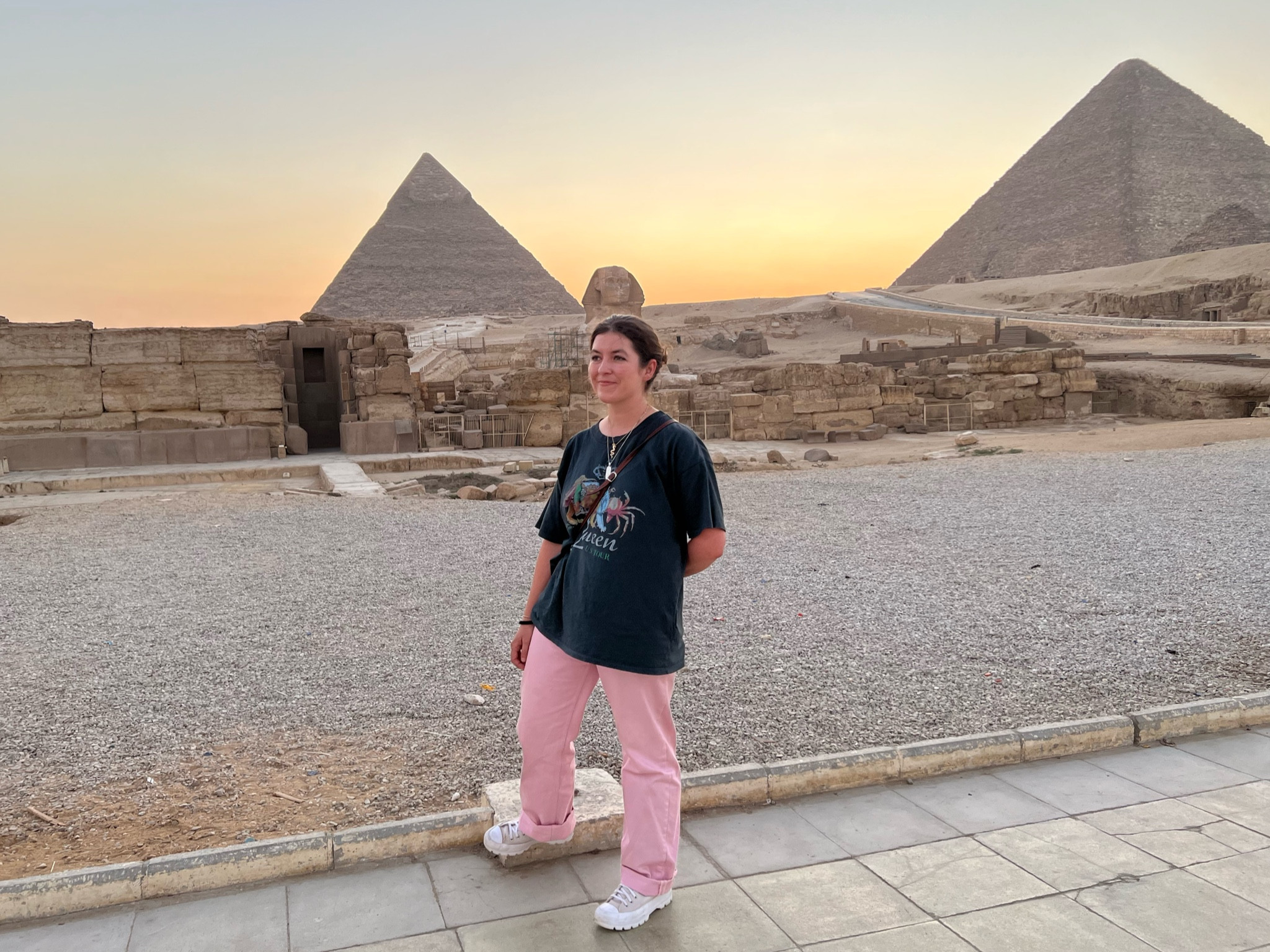 🌸 Spring calls for color! Pair bright colored pants with neutral colored tops and accessories for that effortless “I look like I tried hard but didn’t” look. 😉 

My Pink Boyish jeans are on sale! 

#pinkjeans #childofwild #springoutfit #casualoutfit #travel 


#LTKcurves #LTKsalealert #LTKSeasonal