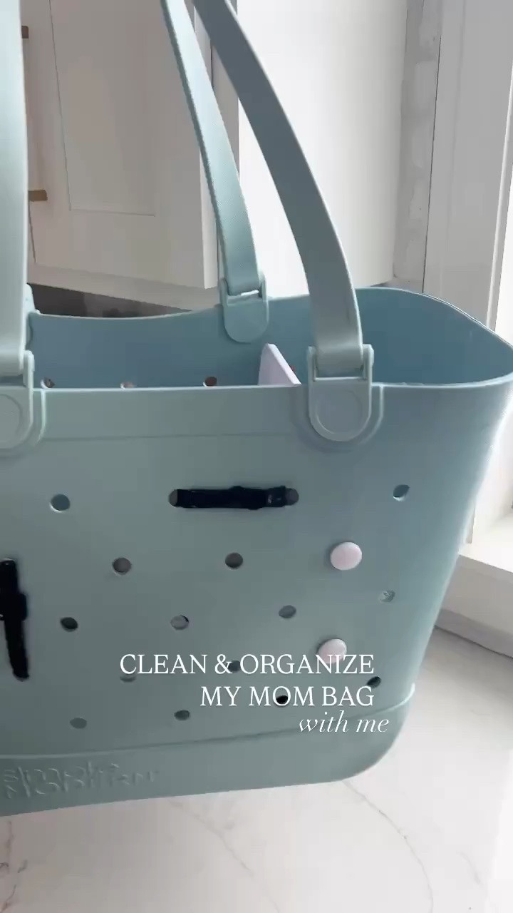 Here’s how I organize my favorite mom bag! 

Bogg bag 
Mom hacks 
Organization 
Beach bag #LTKFamily