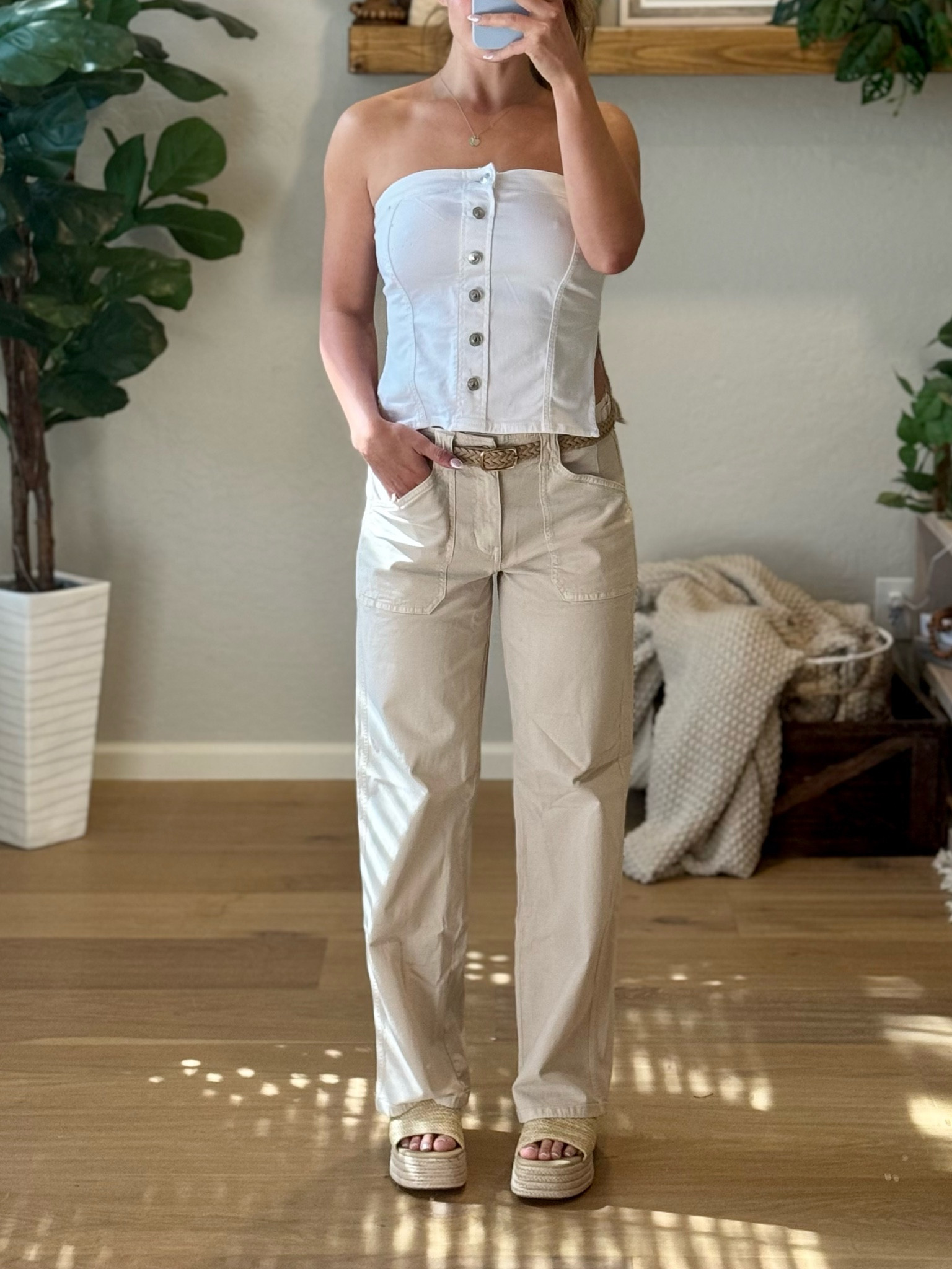 You cannot tell me this isn’t an insanely cute outfit!! Makes me want to go to a fancy brunch and order a $30 salad 😂😂

Top: S
Jeans: 4


#LTKSaleAlert #LTKBacktoSchool #LTKFindsUnder50