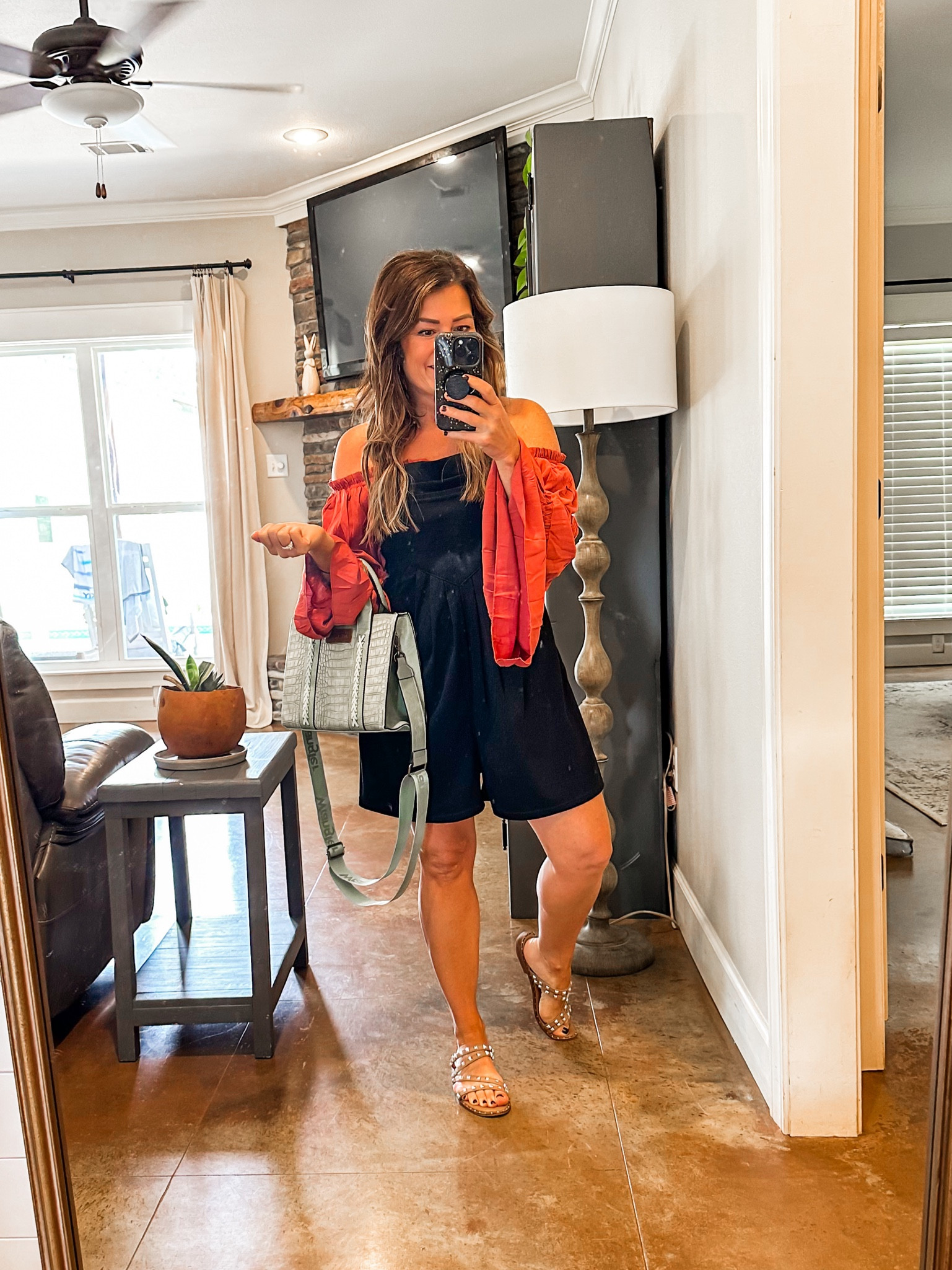 Such a cute look! Love these overall shorts! The shirt is so cute but warning.. it tends to slide up off of your shoulders  