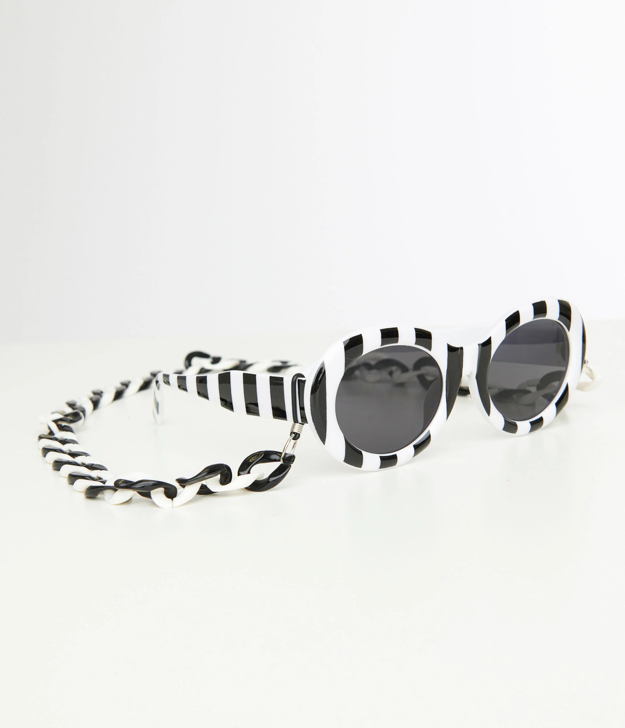 Black & White Stripe Oval Sunglasses | UniqueVintage