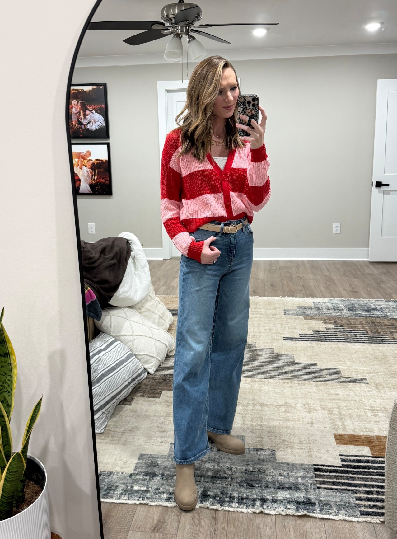 The perfect Valentine’s Day cardigan ❤️🩷

#LTKmomlife #LTKValentine #LTKootd