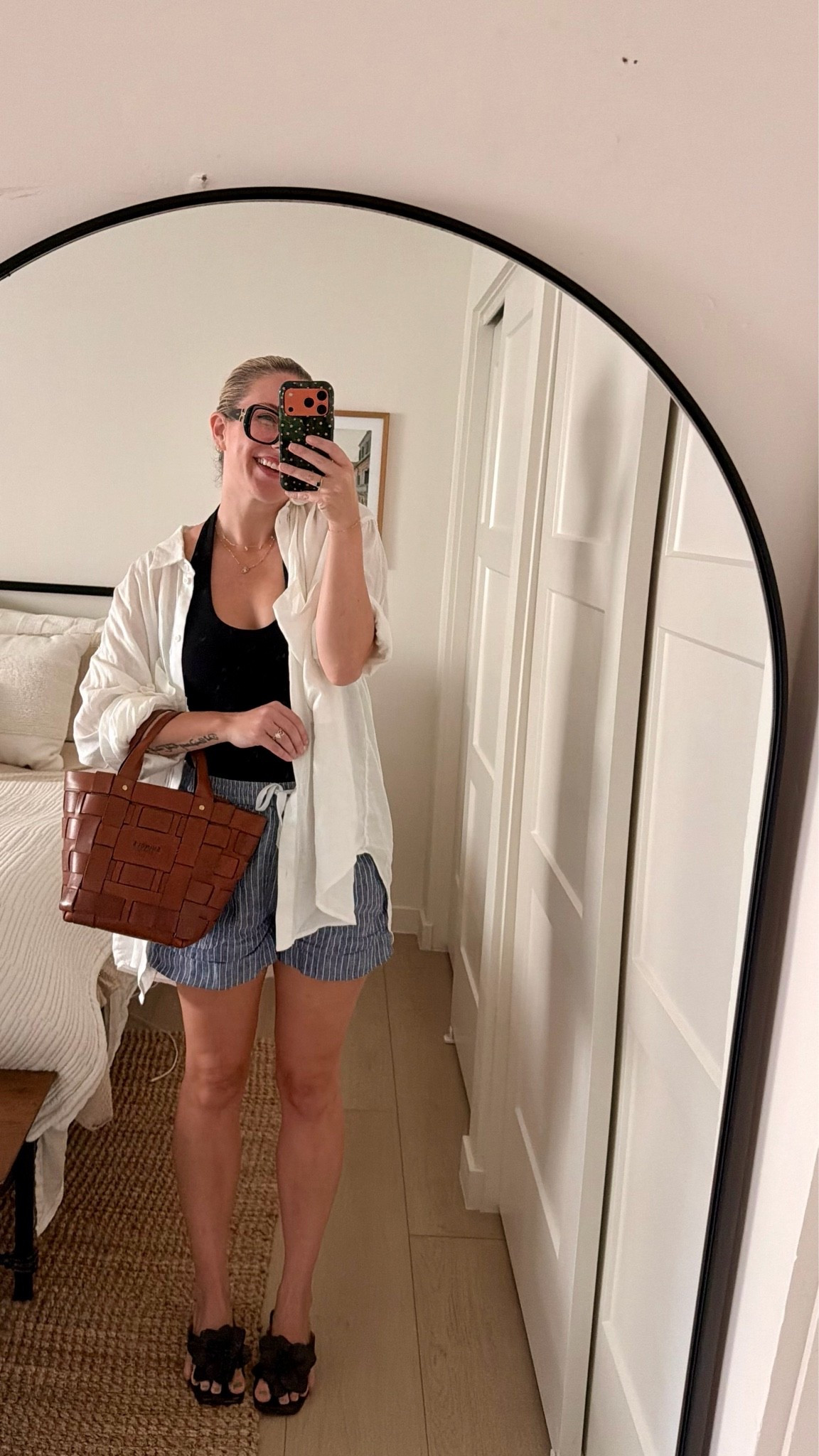 comfy monday uniform ☕️ linen layers + boxer shorts for a wfh + errands kind of day

Simple, very Soph, but we’ve quietly gotten Monday, linen, boxer shorts, WFH, errands into the copy.

#LTKootd #LTKWorkwear #LTKTravel