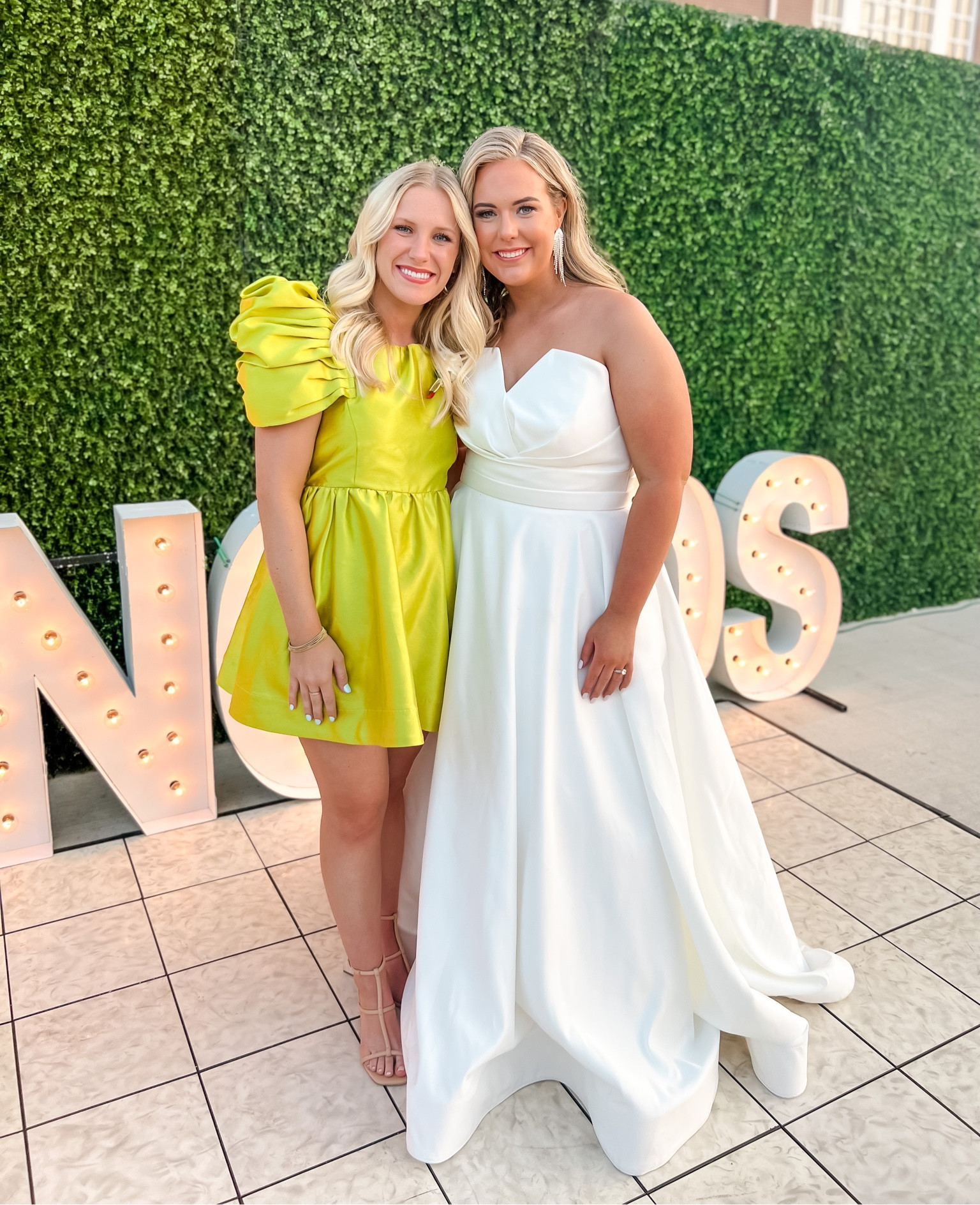 WEDDING SZN! 💚💚 heels: Oasis Society Sofia Wooden Heels// Size M in dress ✨

#LTKbeauty #LTKstyletip #LTKFind