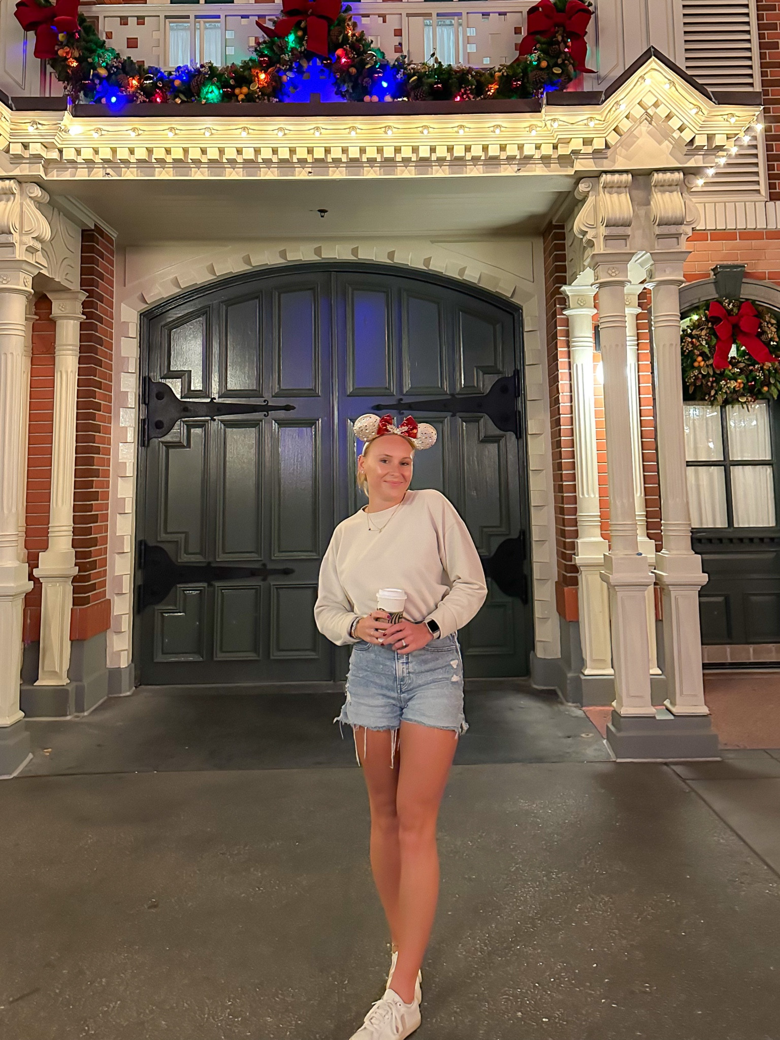 Holiday Disney style🐭 



#LTKHoliday #LTKfindsunder50 #LTKstyletip