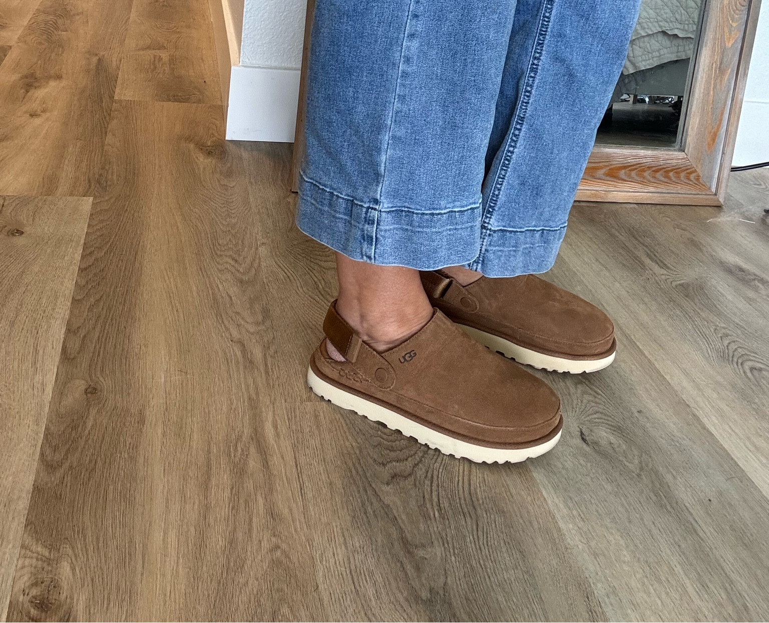 Uggs sling back slippers

#LTKStyleTip #LTKShoeCrush #LTKGiftGuide