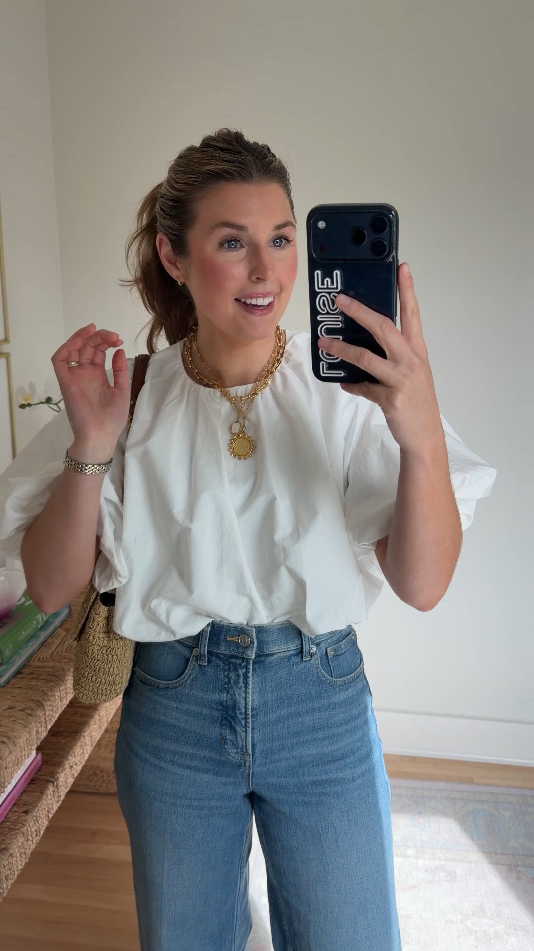 OOTD! Wearing an XS in top and S in jeans! Code LOUISEXSPANX for jeans and code LOUISE15 at Susan Shaw!