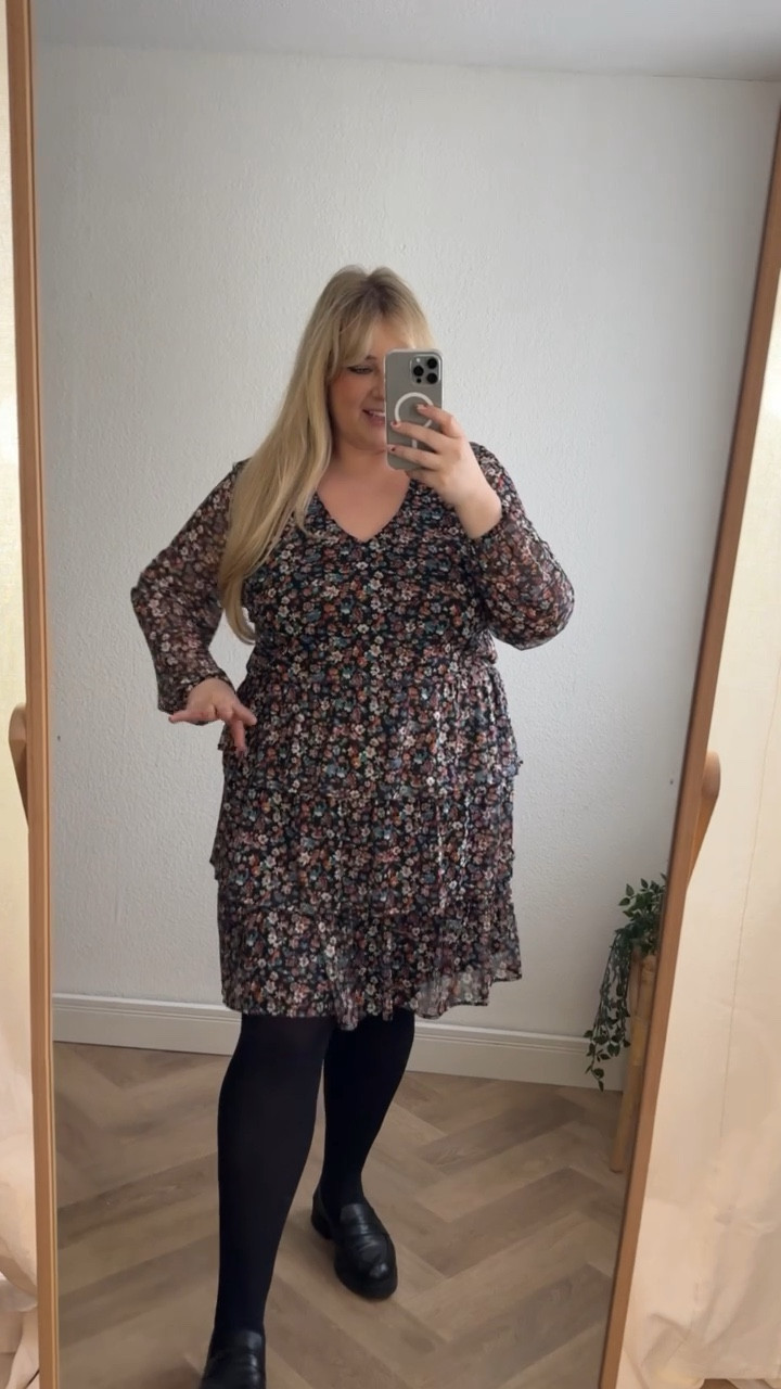 Blumenkleid 💗
15 % Sparen mit dem Code bp15sandra

(Gültigkeit: 19.02.-einschl. 21.02.2026; einmalig einlösbar pro Kundin; gilt in DE App & Webshop)

#plussizefashion #curvy #kleider

#LTKdeutschland #LTKplussize #LTKkleider