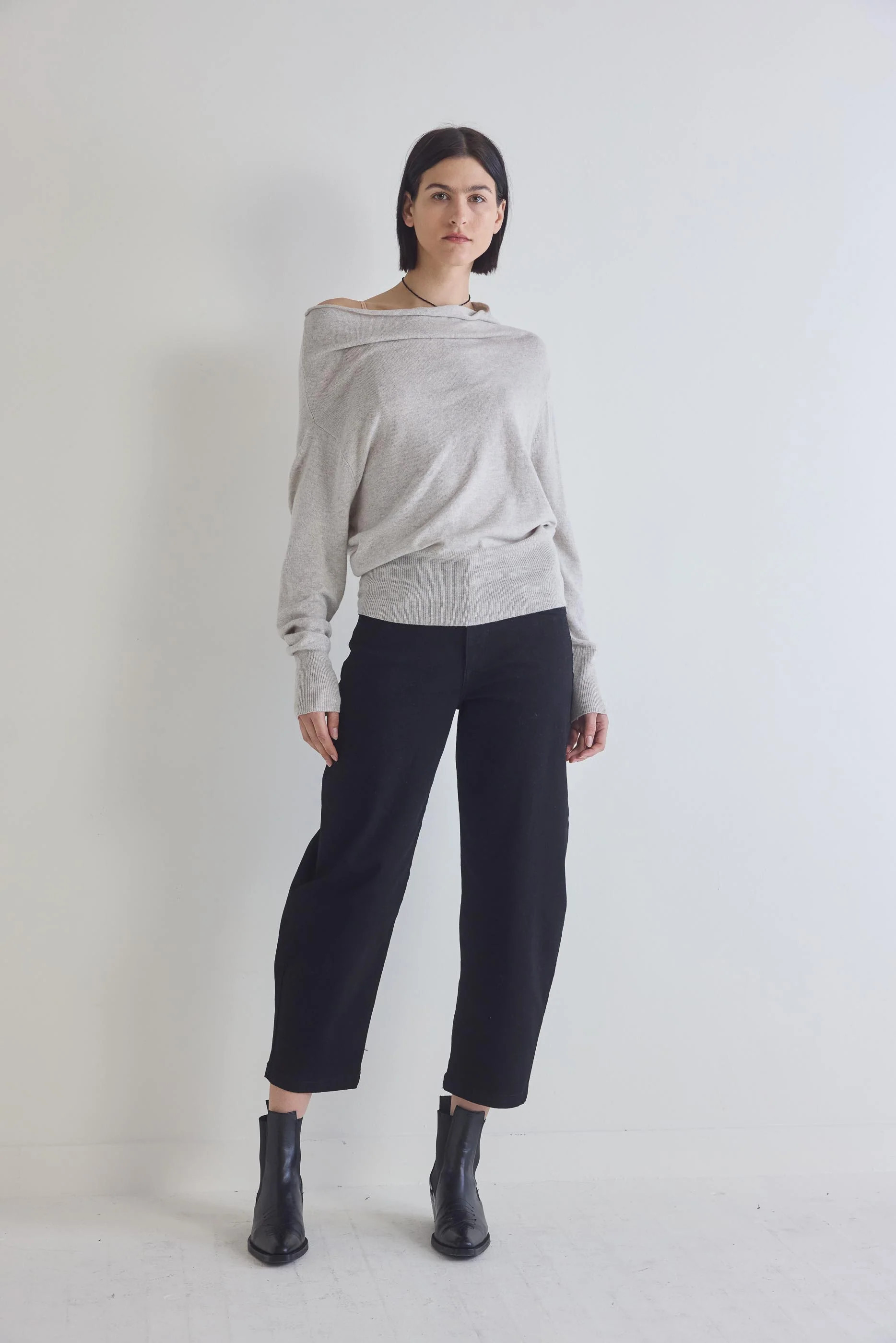 The Classic Barrel Leg Jeans - True Black / 10 | Ruti