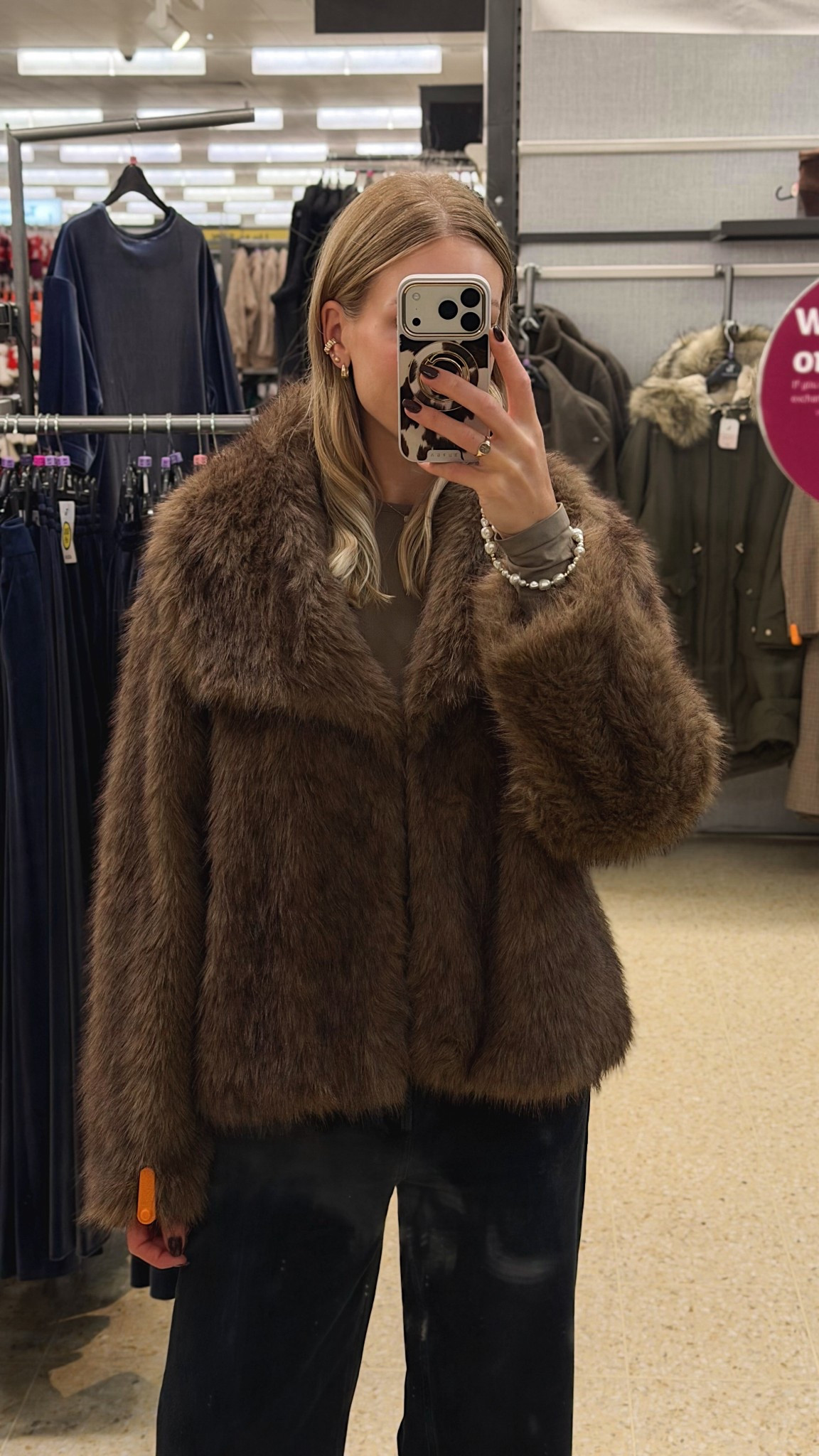 TU at Sainsbury’s saw this brown faux fur coat whilst shopping in store and it’s 20% off under £40! Tried on size L but would order M and I’m a uk 10 (like a relaxed oversized autumn winter coat) 

#LTKautumn #LTKsale #LTKwinter