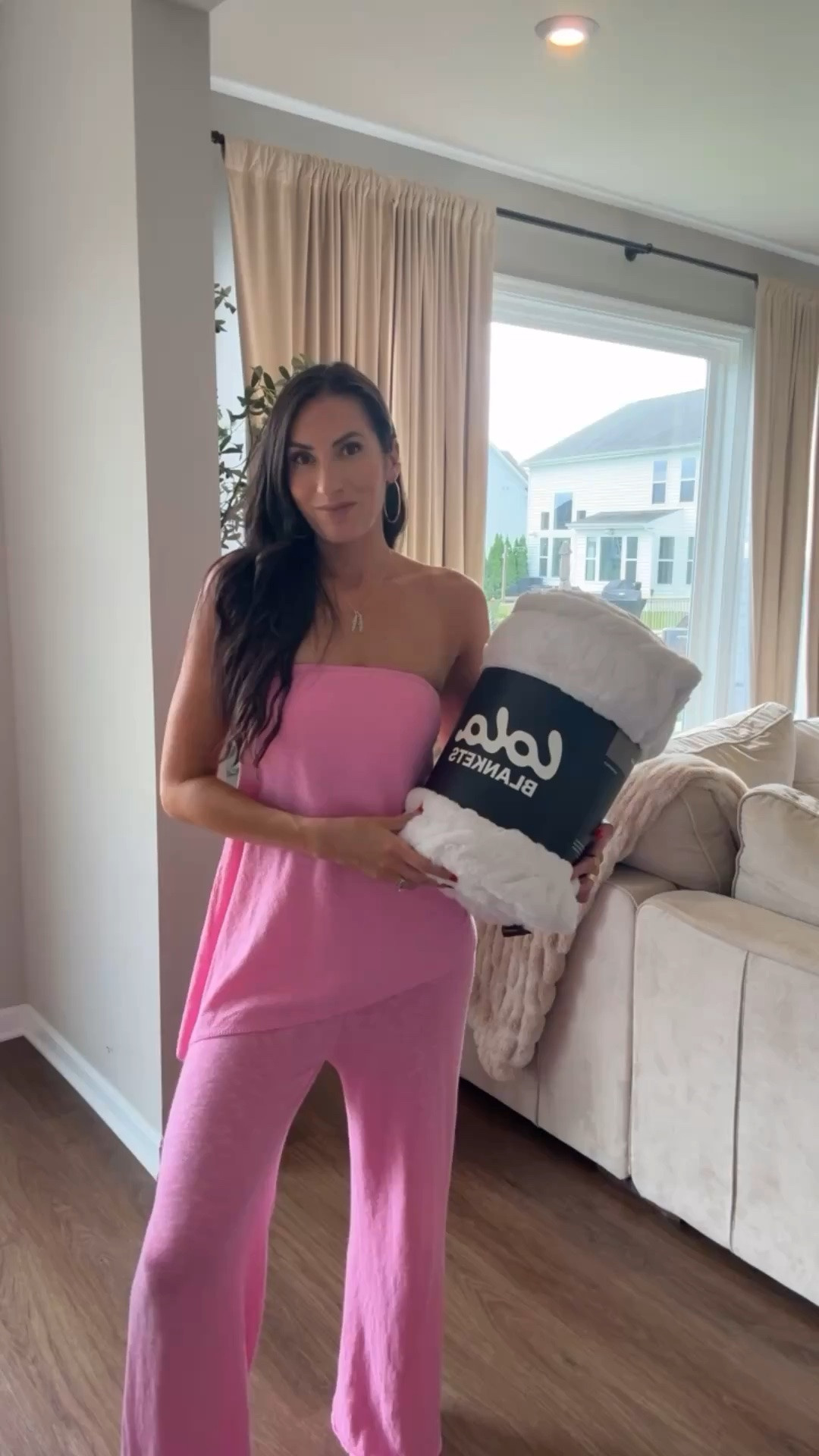 Use code NICOLELEFFEW50 for 50% off Lola blankets plus you’ll get a $50 giftcard & free shipping 
I get a size large!

#LTKHome

#LTKmomlife #LTKSeasonal #LTKHome