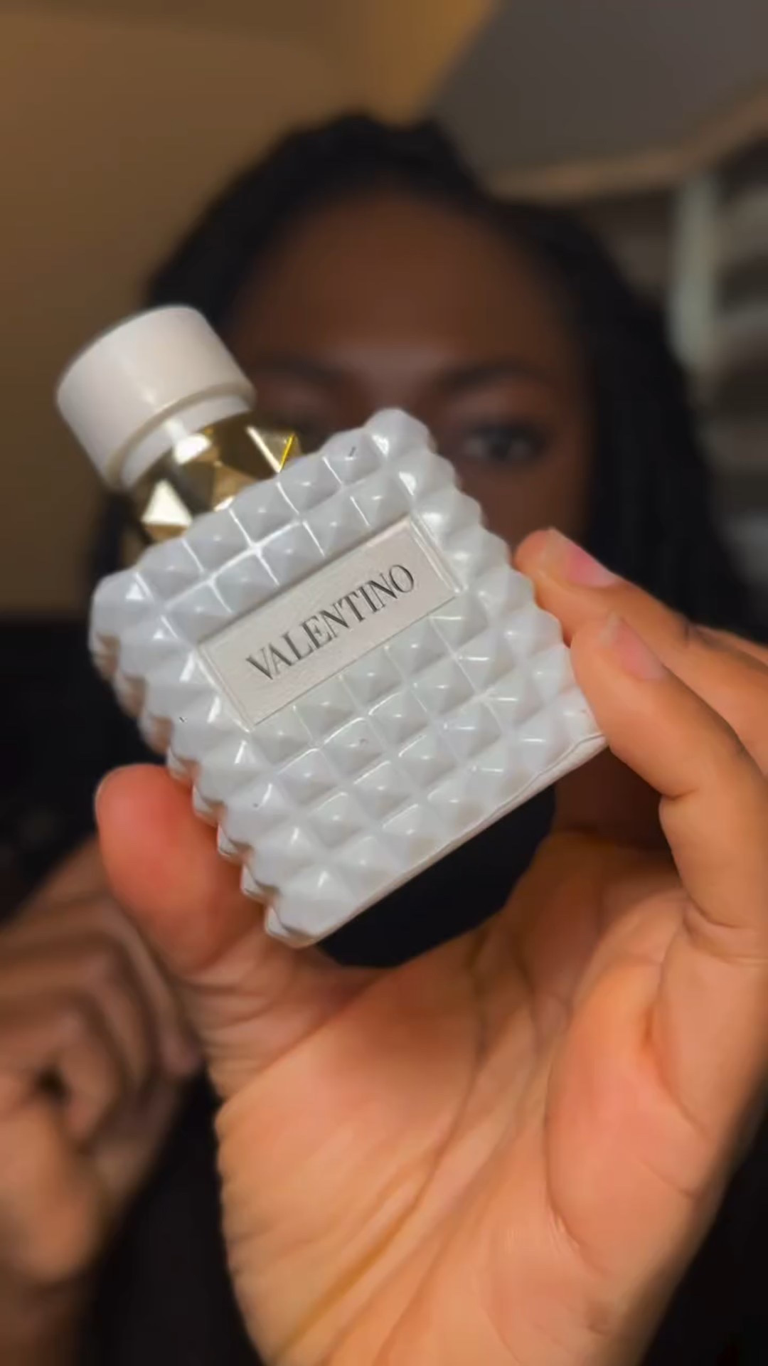 If quiet luxury had a scent, it would feel like this 🤍

✨Valentino Born in Roma Ivory.

@valentino.beauty 

#BORNINROMA #FRAGRANCE #VALENTINOBEAUTY
#VALENTINOBEAUTYSCENTCHECK