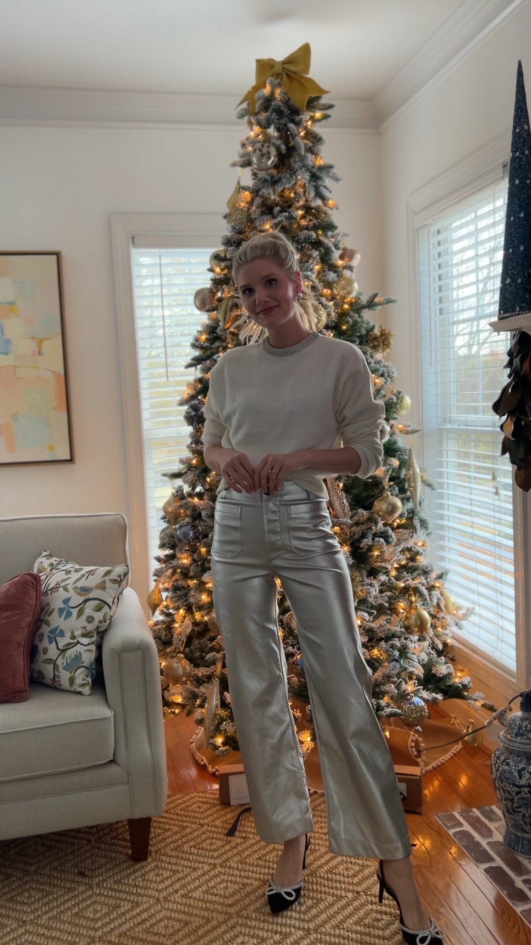 Holiday look! 
#grandmillennial #grandmillennialdecor #grandmillennialstyle #traditionalstyle #costalgrandmother #costalliving #southernliving #southerncharm #charlottenc #bloggersunder5k #bloggersofinstagram #bloggerstyle 

#LTKsalealert #LTKparties #LTKSeasonal