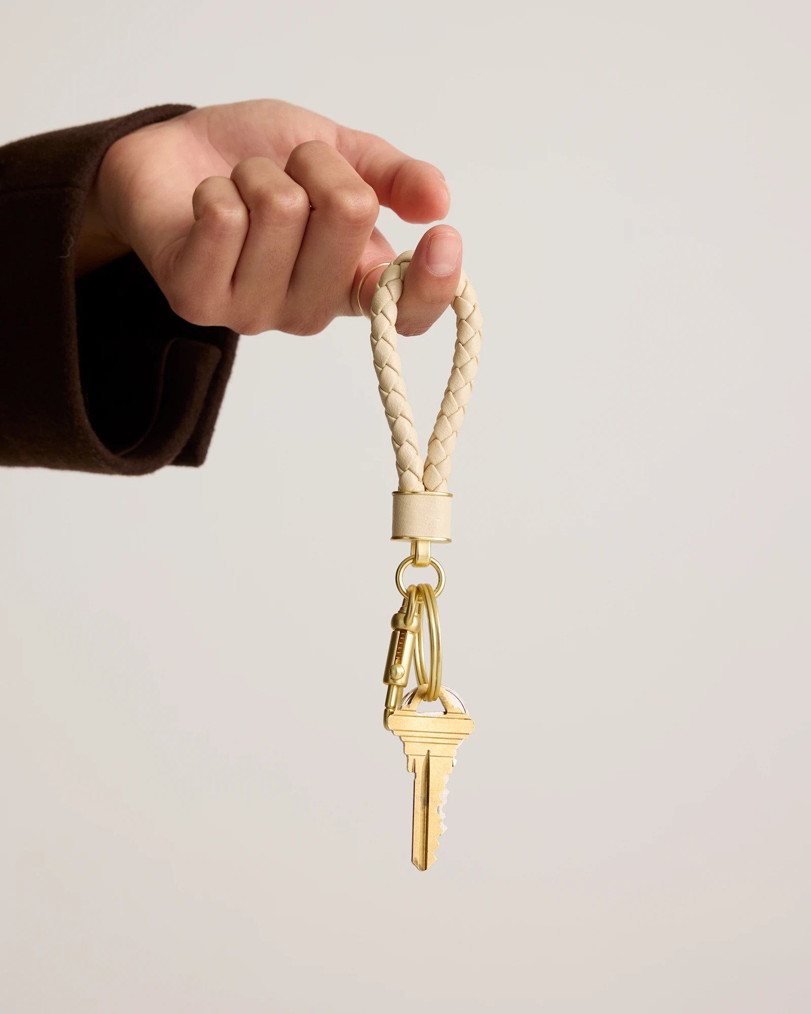 Italian Leather Braided Key Ring (2-Pack) in Cream/gold | Quince