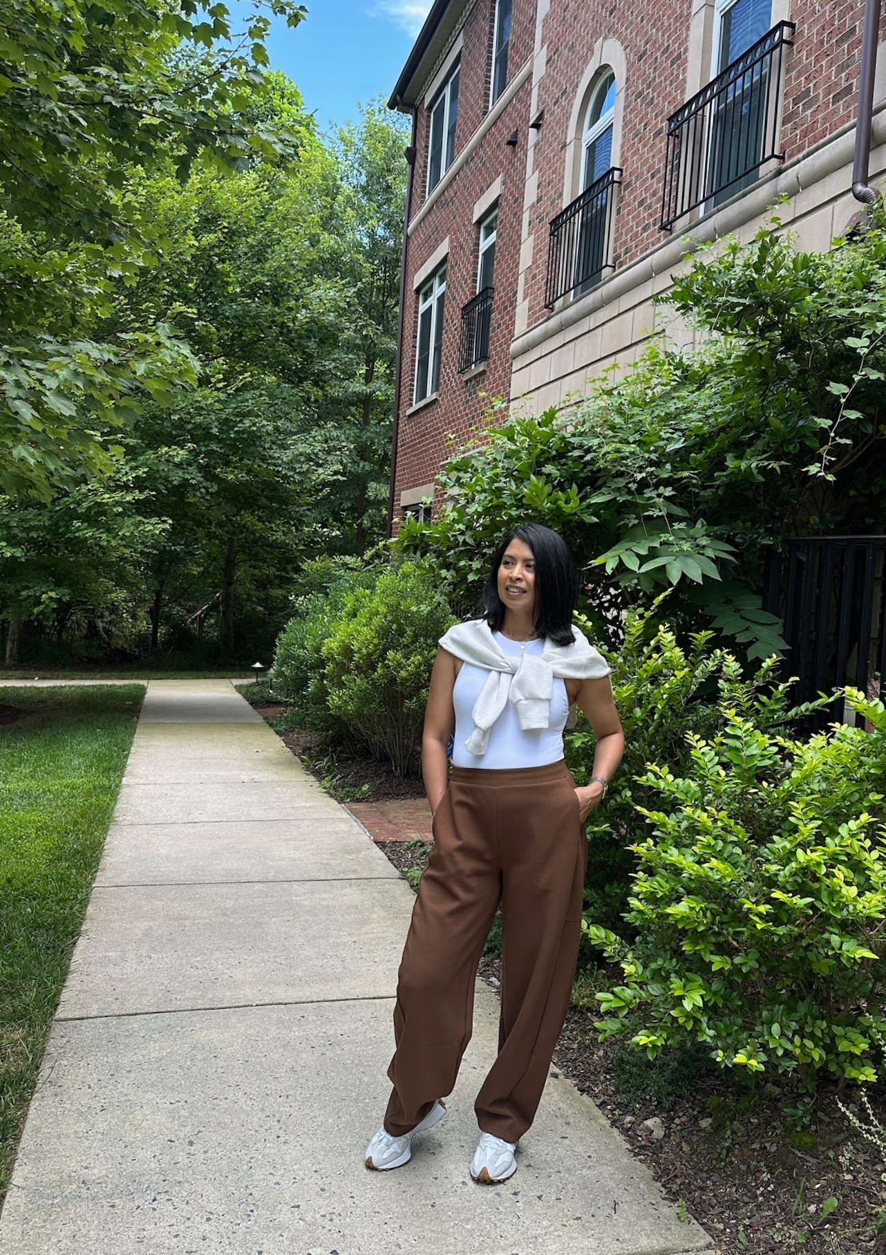 Obsessed with these Uniqlo barrel sweatpants — comfy enough for lounging, polished enough to style with heels 👟➡️👠 Closet staple, 100%.

#LTKstyle #LTKfinds #LTKfashion #LTKeveryday #uniqlostyle #wardrobestaples #chicandcomfy #styleinspo