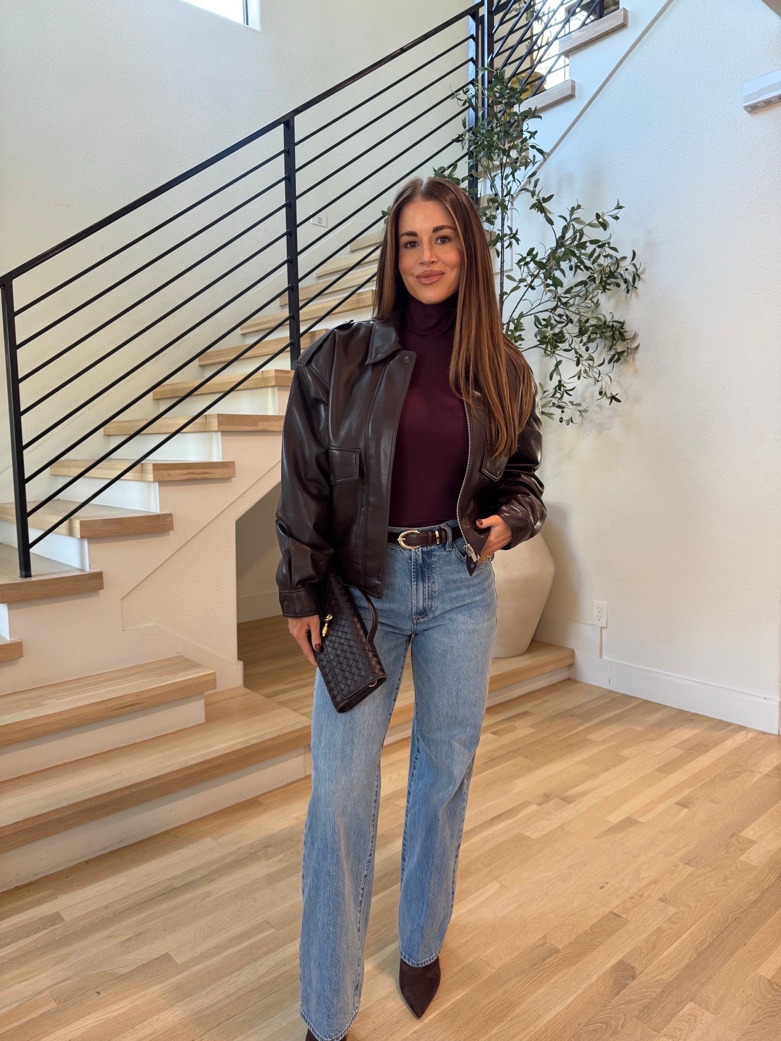 One of my favorite outfits from Aritzia for fall! This chocolate brown jacket is so good and I love it paired with the burgundy turtleneck. 🤎


#LTKHoliday #LTKGiftGuide #LTKootd