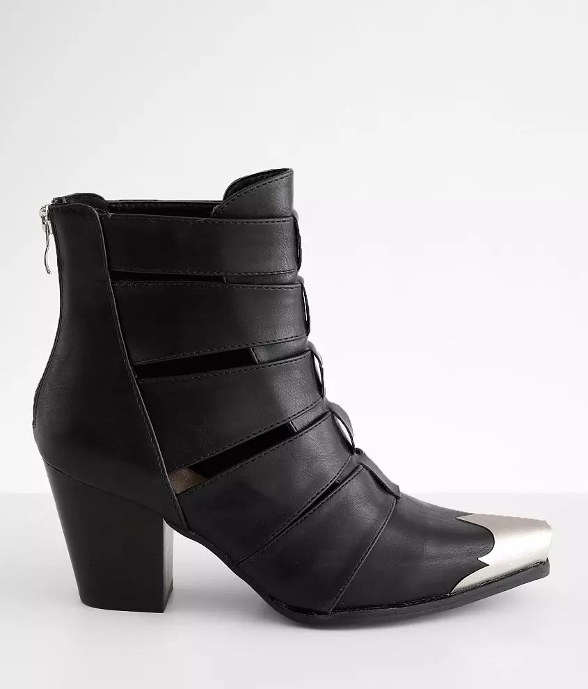 Dakota Western Ankle Boot | Buckle