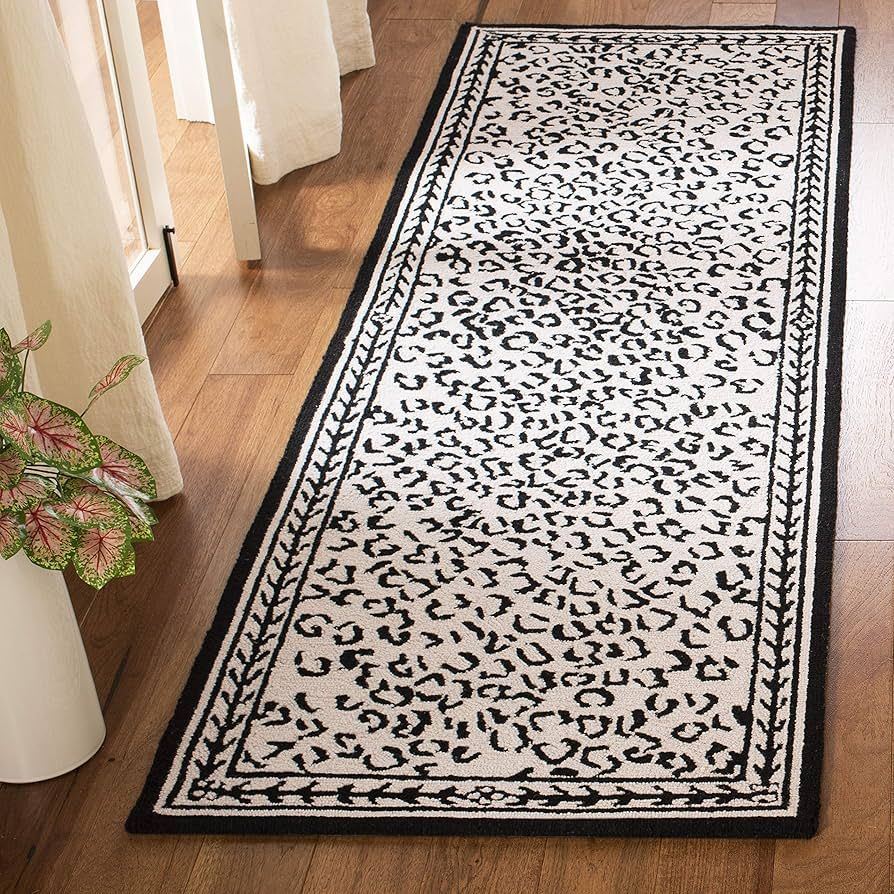 SAFAVIEH Chelsea Collection Runner Rug - 2'6" x 12', White & Black, Hand-Hooked French Country Wo... | Amazon (US)