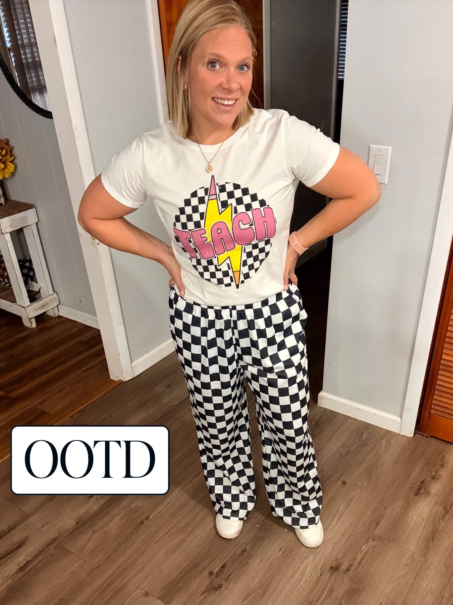 Fun and comfy teacher fit for the day 

#LTKStyleTip #LTKFindsUnder50 #LTKSaleAlert
