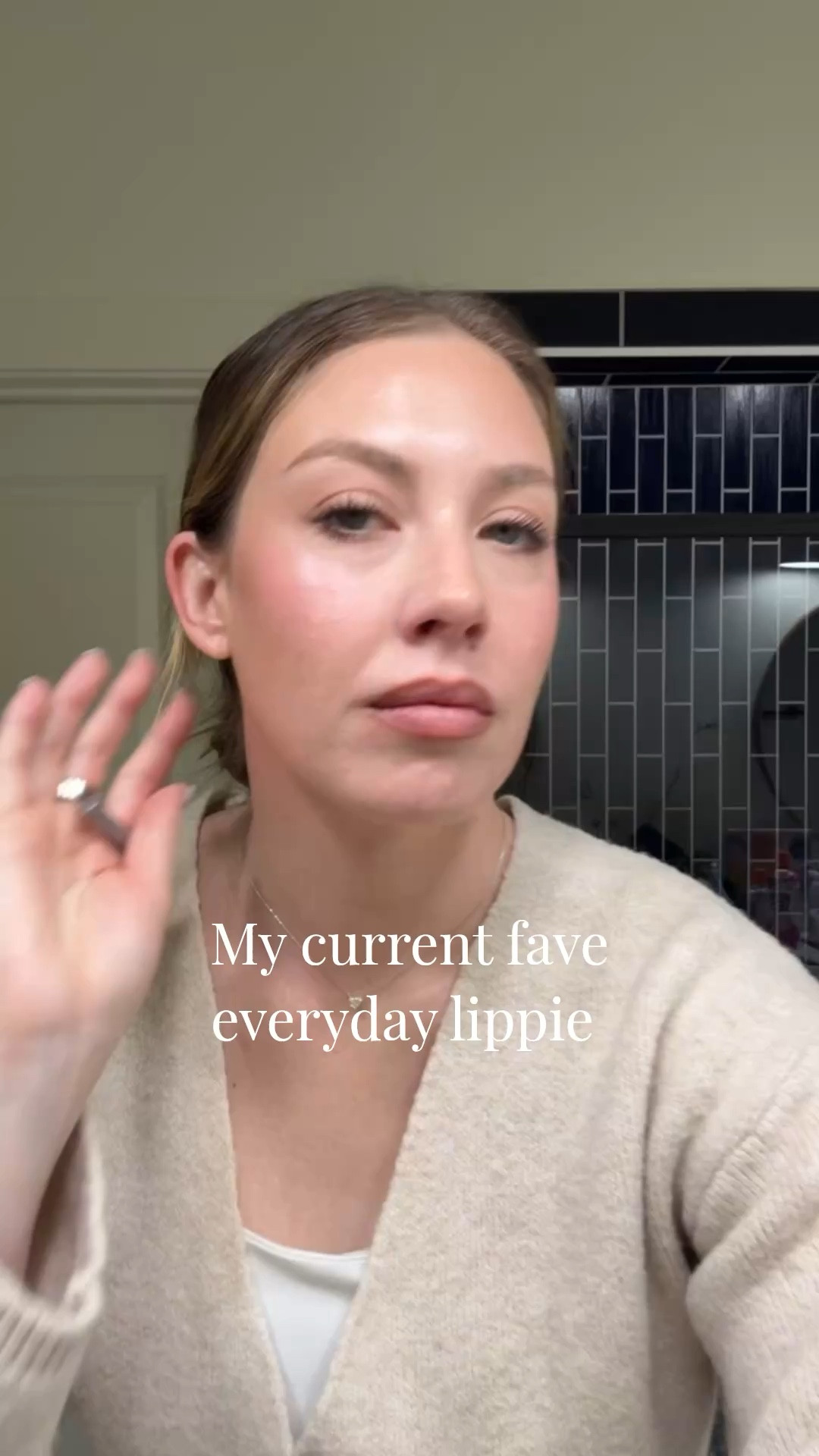 Lip liner : saddle 
Dibs lippie: blue ice 