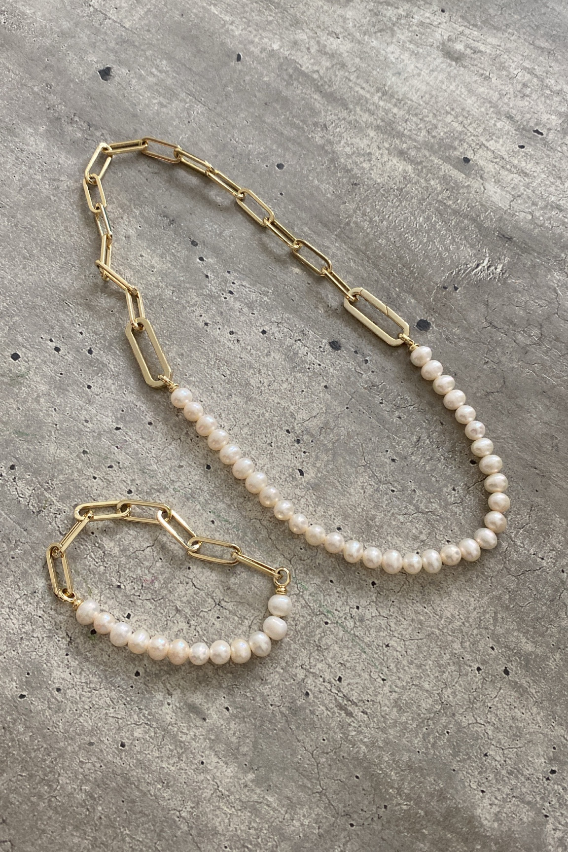 My mixed gold chain and Pearland necklace and bracelet from Kendra Scott are on sale!