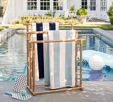 Huntington Pool Towel Solutions | Pottery Barn (US)