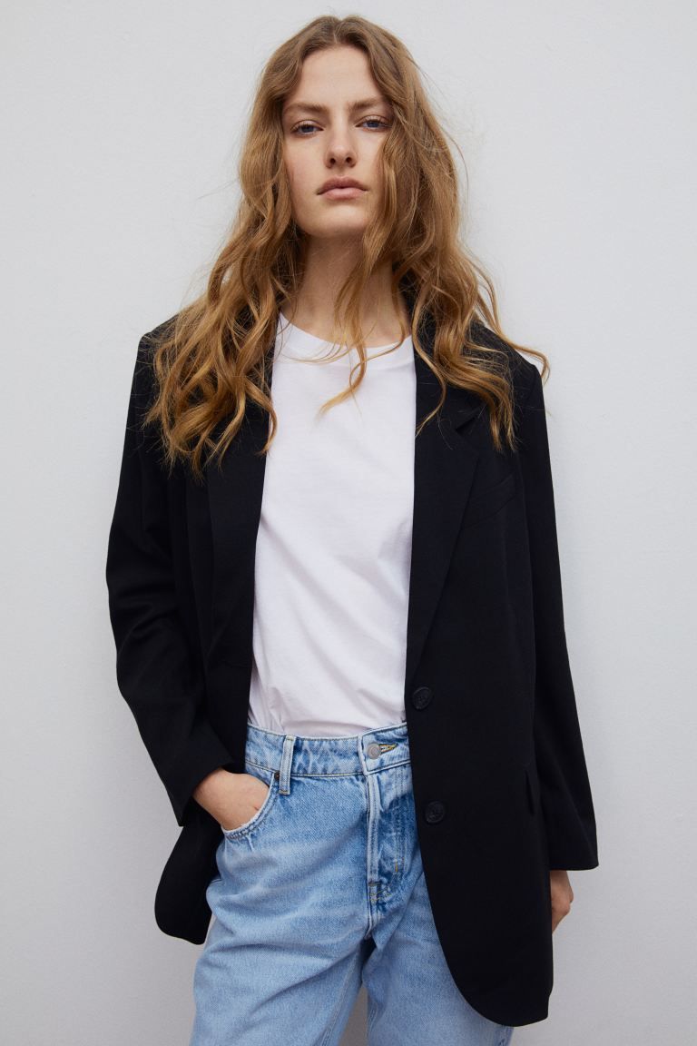 Oversized jacket in woven fabric with notch lapels, buttons at the front, a fake chest pocket and... | H&M (US + CA)