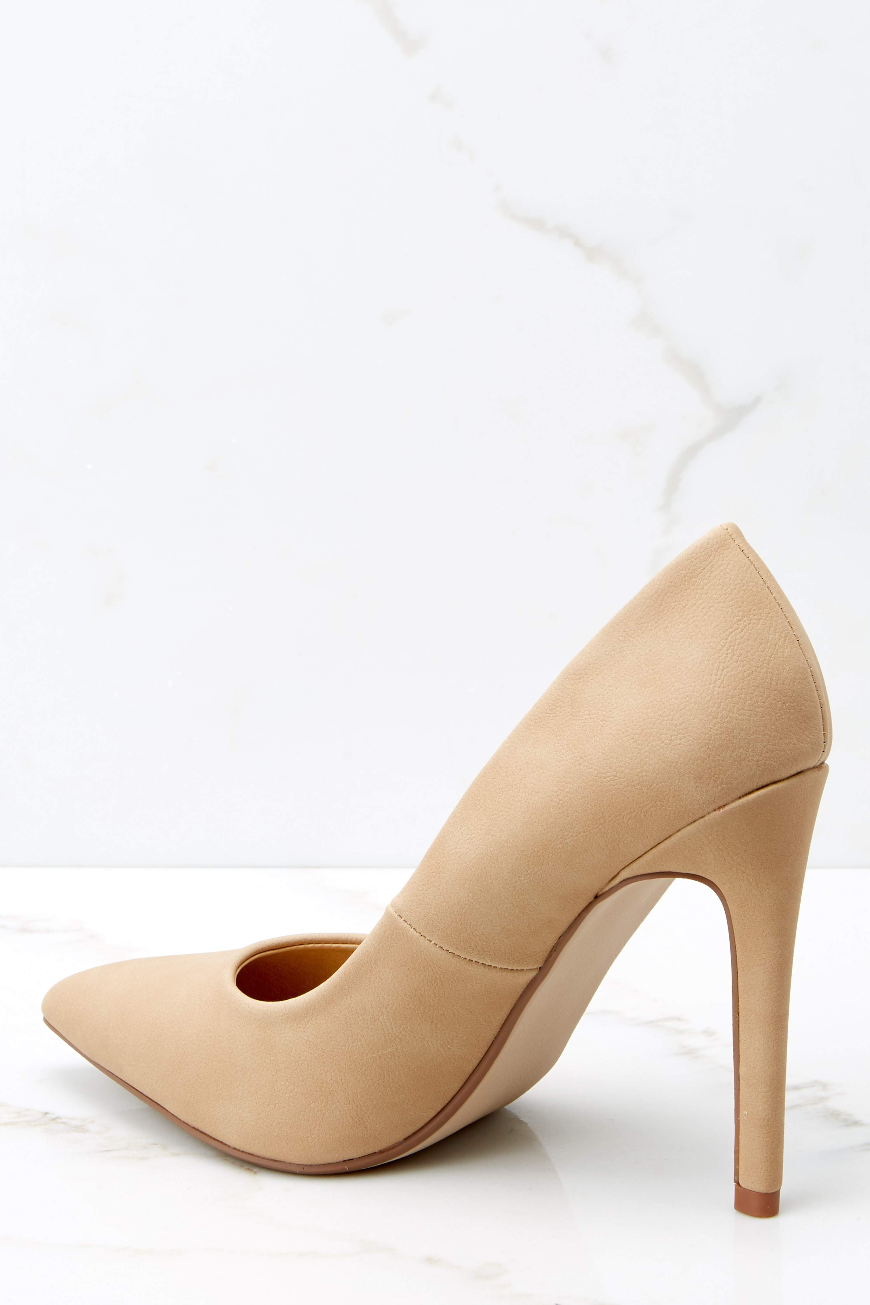 Picture Perfect Natural Pointed Pumps | Red Dress 