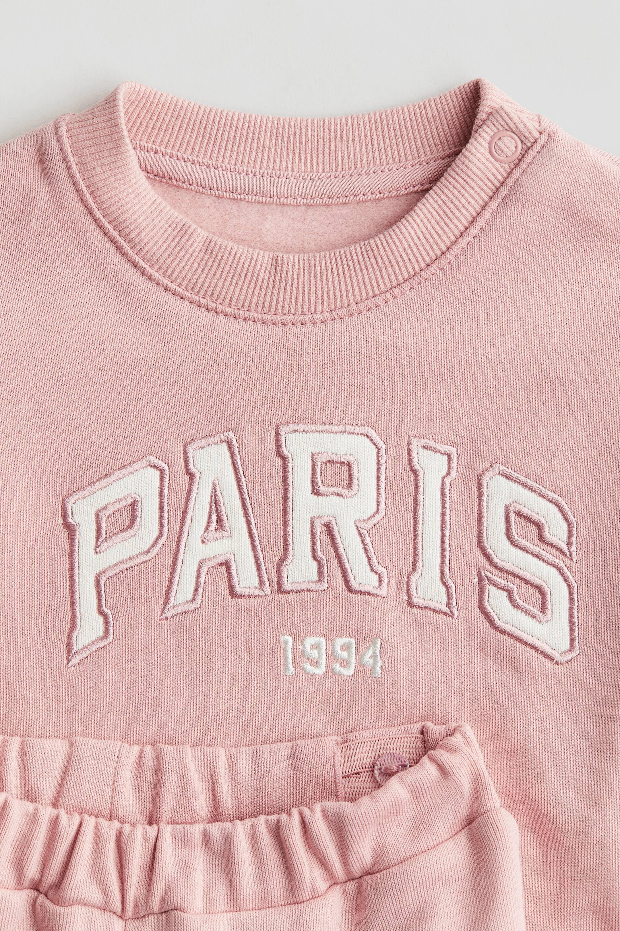 2-piece text-motif set - Regular waist - Round neck - Light pink/Paris - Kids | H&M GB | H&M (UK, MY, IN, SG, PH, TW, HK)