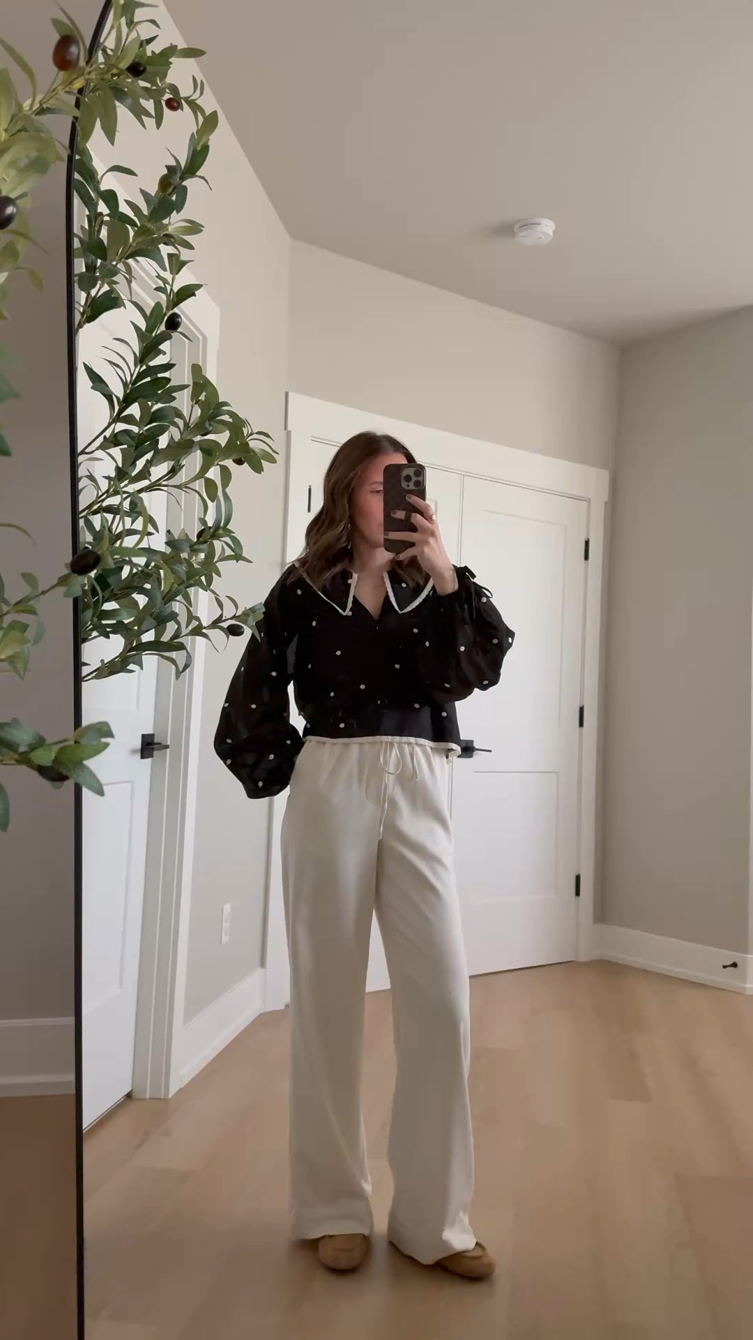 Teacher outfit idea 🍎 polka dot top and pull on pants! These are a great look for less, but the aritzia pair are worth the splurge!

Teacher style, teacher outfit idea, classroom style, what I’m wearing, polka dot top, target style, look for less