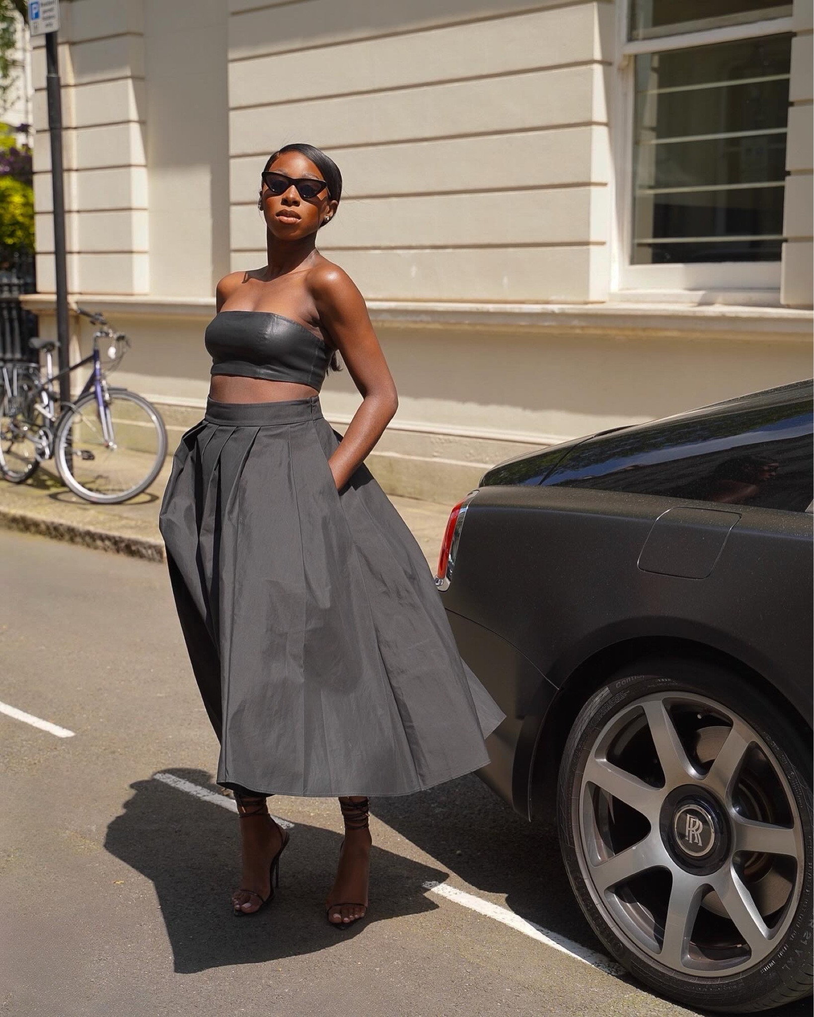 Wearing a size 10 in the skirt - definite true to size.

Top is old Mônot and shoes are Femme LA. Linked late