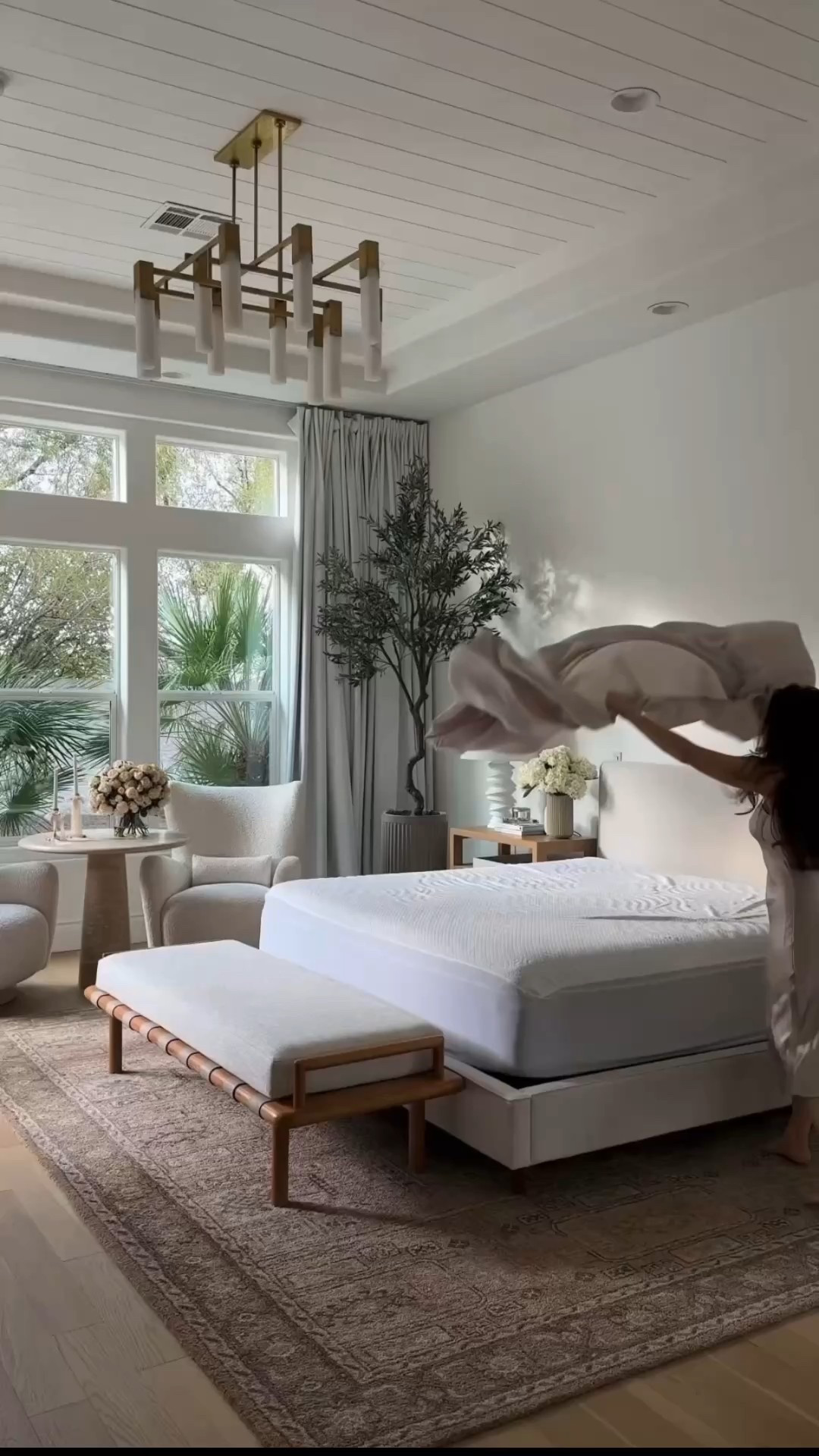 Make the bed with me 

#LTKFindsUnder100 #LTKSeasonal #LTKHome