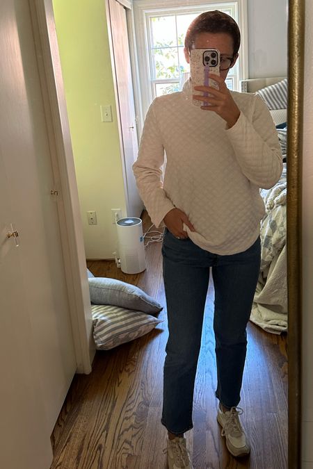 Let’s ignore the messy room 😆 

Quilted pullover on sale! I’m in my normal size small.

Levi jeans are also on sale. True to size, I’m in the 27!



#LTKstyletip #LTKfindsunder50 #LTKsalealert