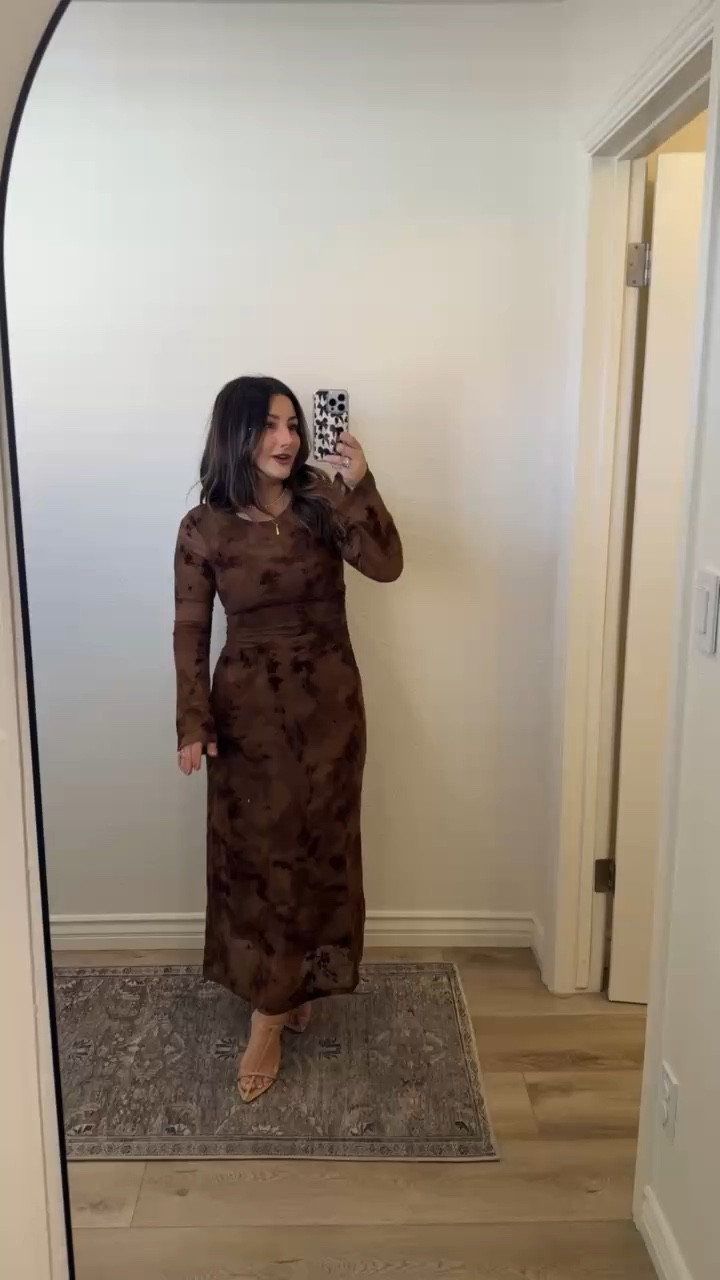 Petite friendly wedding guest dress, perfect for special occasions! 

I'm 5'0" 140lbs wearing a size small


#LTKPetite #LTKWedding #LTKFindsUnder100