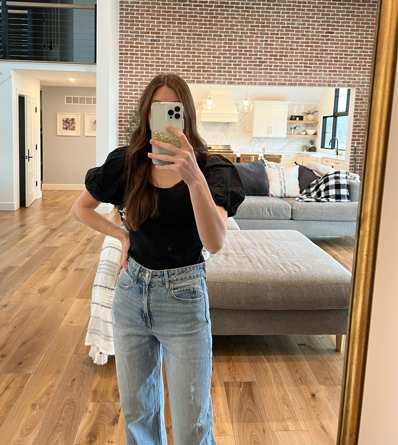 Old navy fitted puff sleeve in multiple colors. High waisted jean 

#LTKunder50 #LTKFind #LTKfit